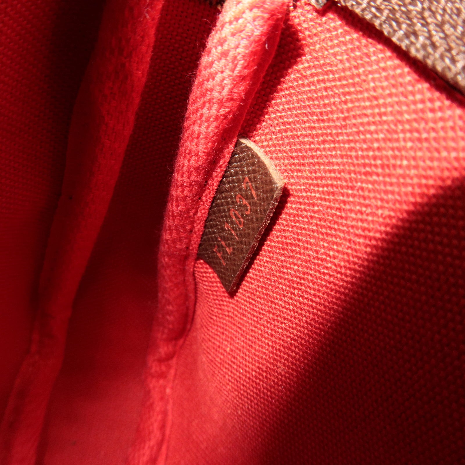 Louis Vuitton Damier Marais Shoulder Bag N42240