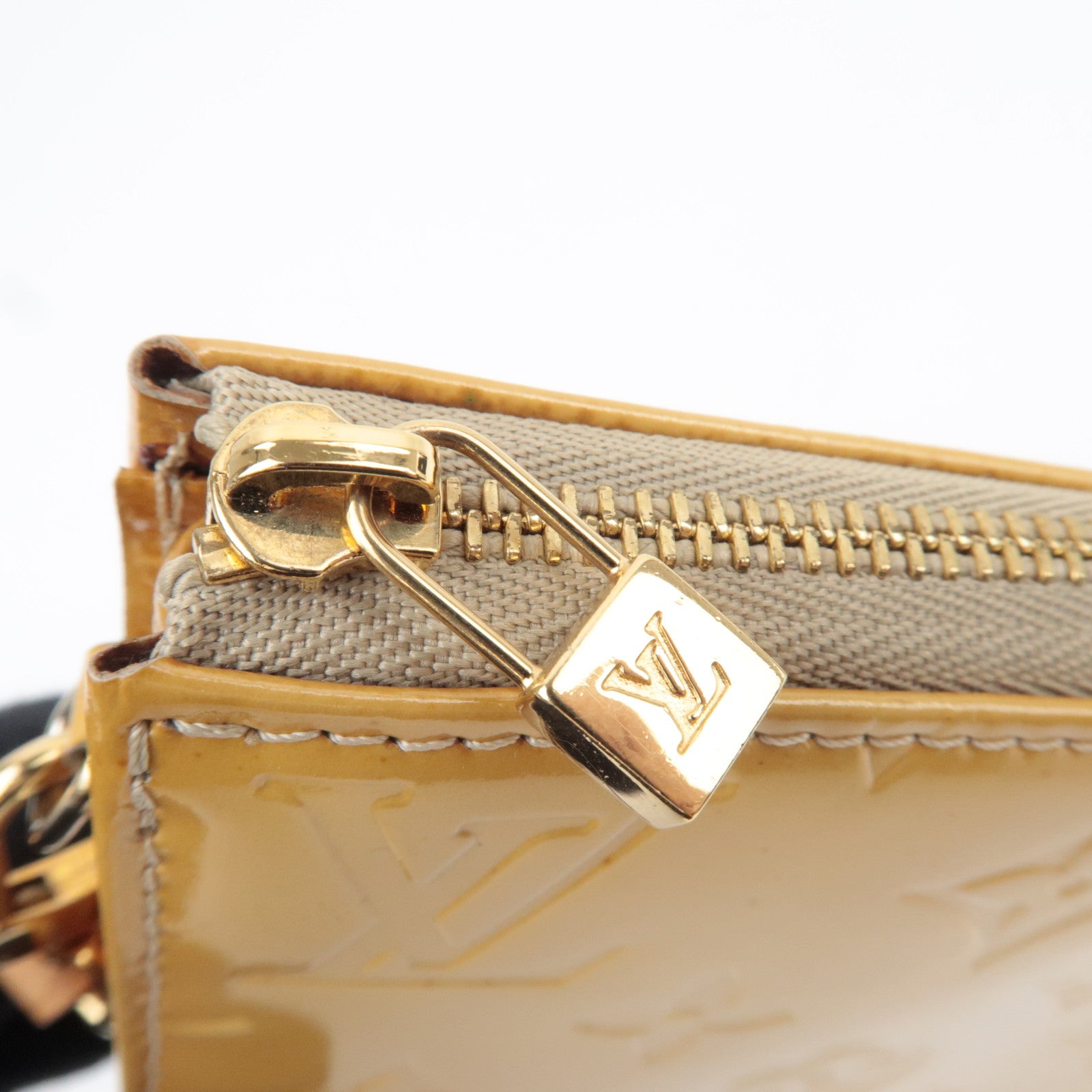 Louis Vuitton Monogram Vernis Lexington Handbag M91010