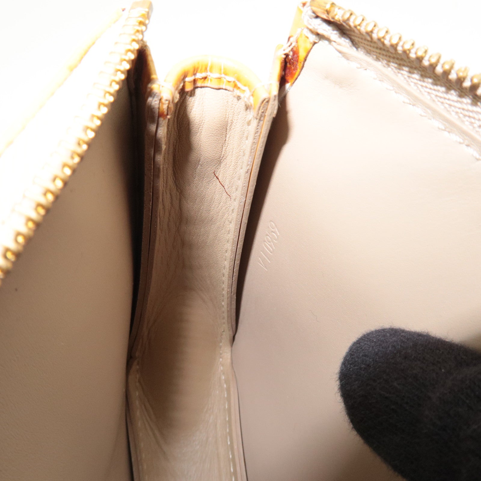 Louis Vuitton Monogram Vernis Lexington Handbag M91010