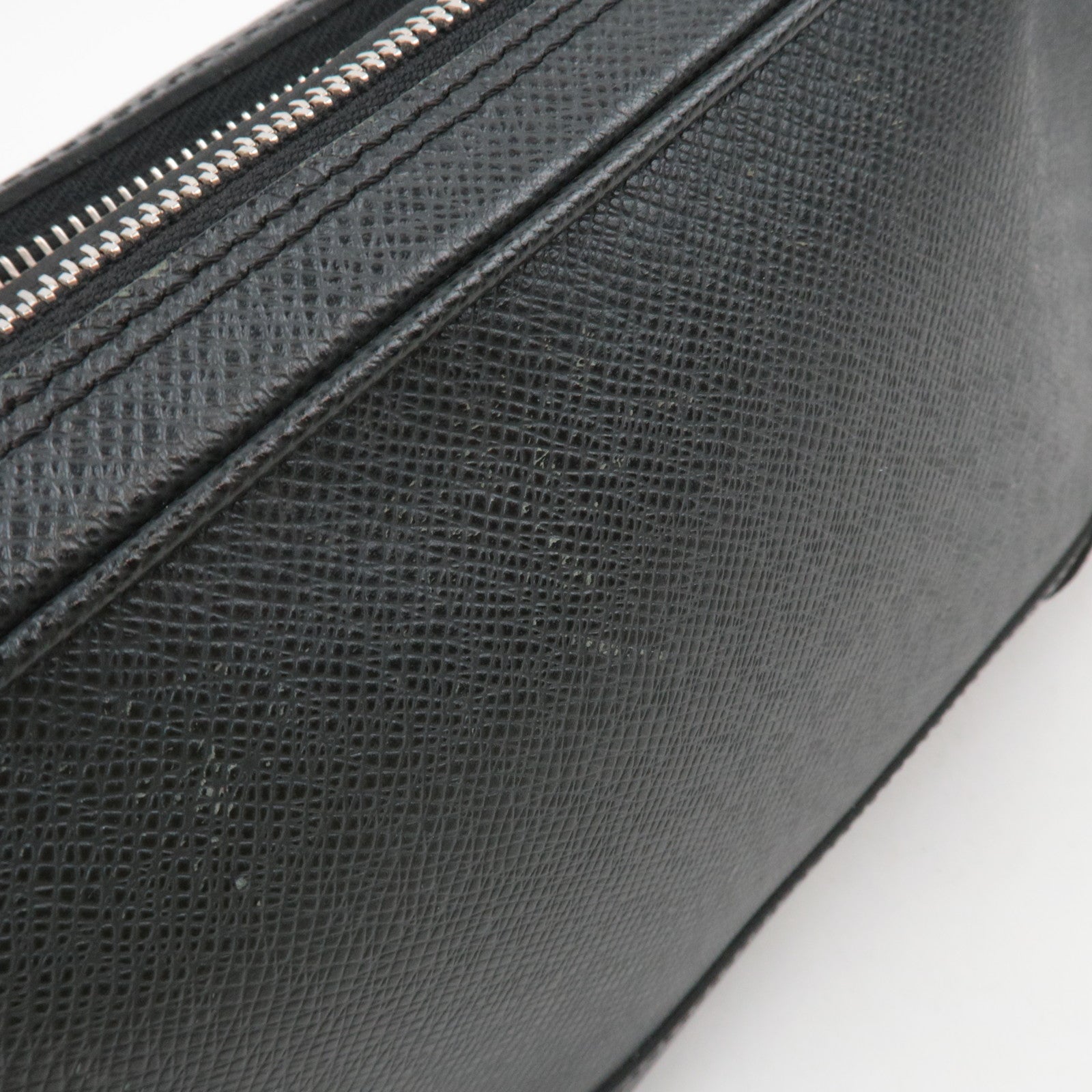 Louis Vuitton Taiga Pavel Clutch Bag Ardoise M31142