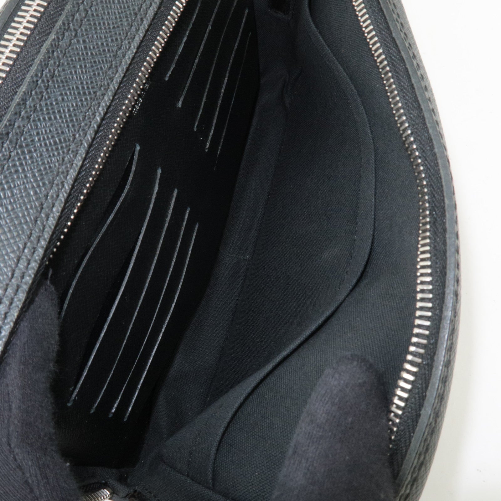 Louis Vuitton Taiga Pavel Clutch Bag Ardoise M31142