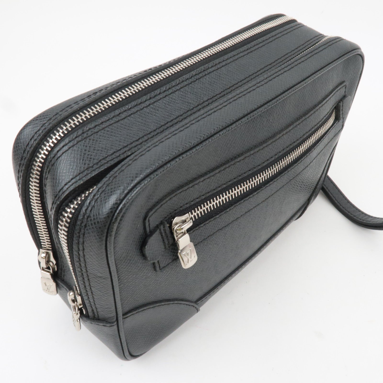 Louis Vuitton Taiga Pavel Clutch Bag Ardoise M31142