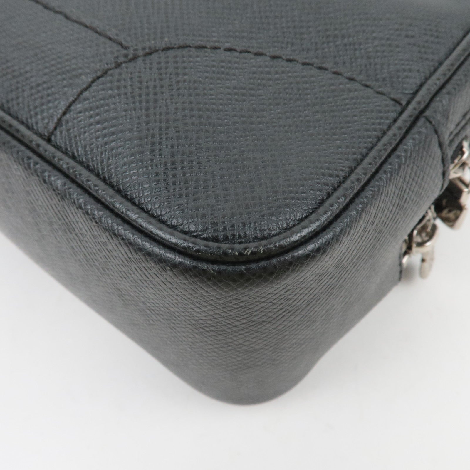Louis Vuitton Taiga Pavel Clutch Bag Ardoise M31142