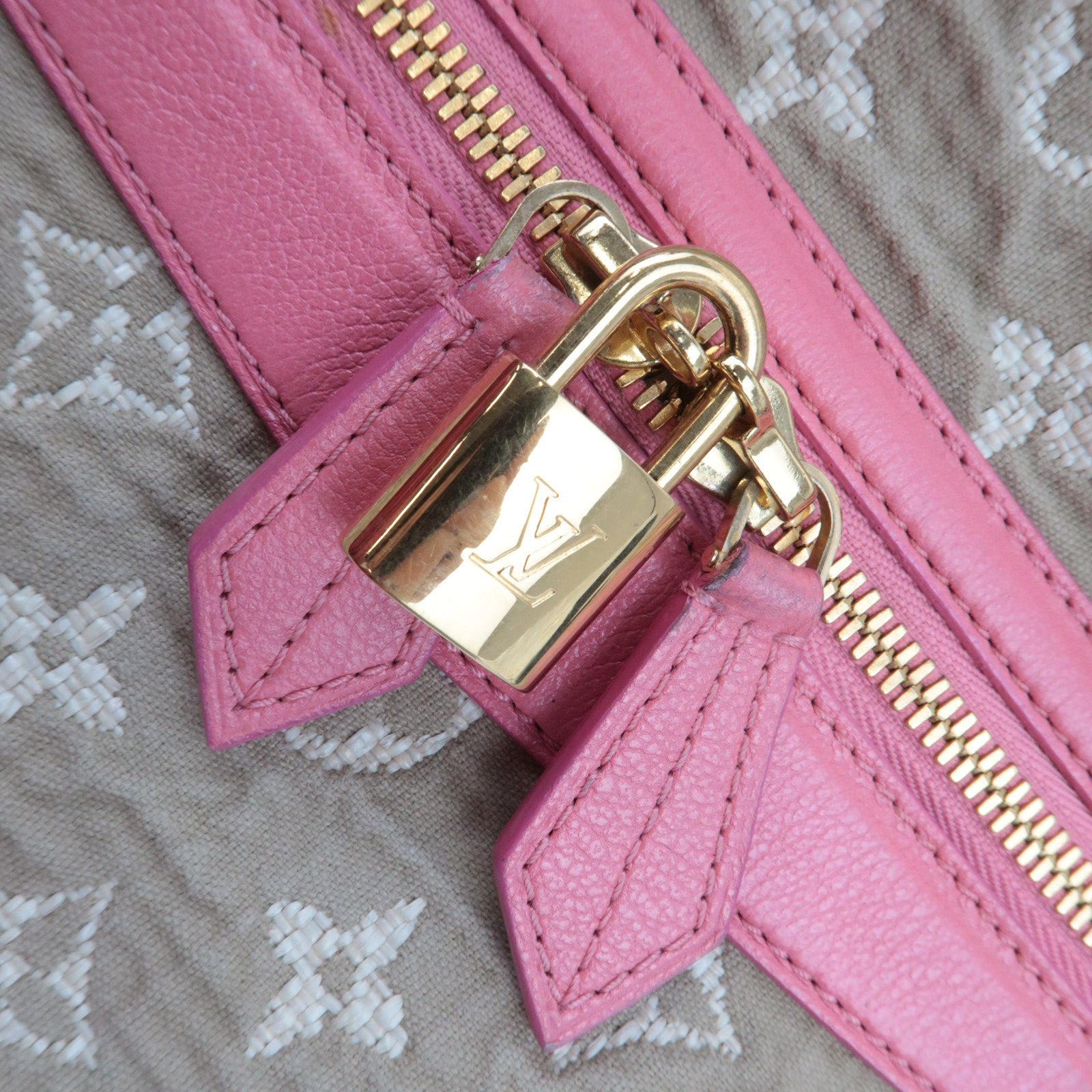 Louis Vuitton Monogram Sabia Cabas MM Handbag Rose M93496