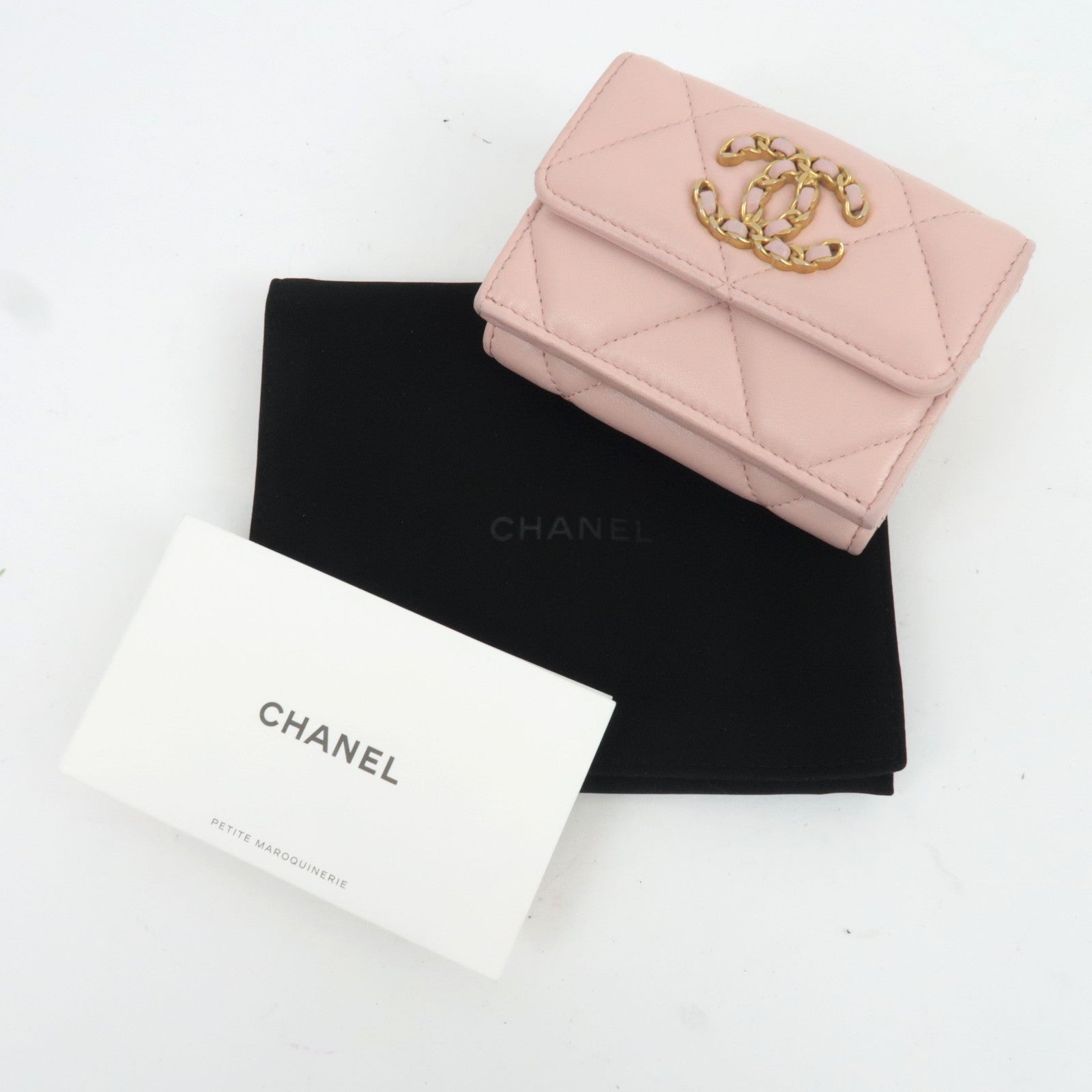CHANEL Chanel 19 Dixneuf Lambskin Wallet Pink