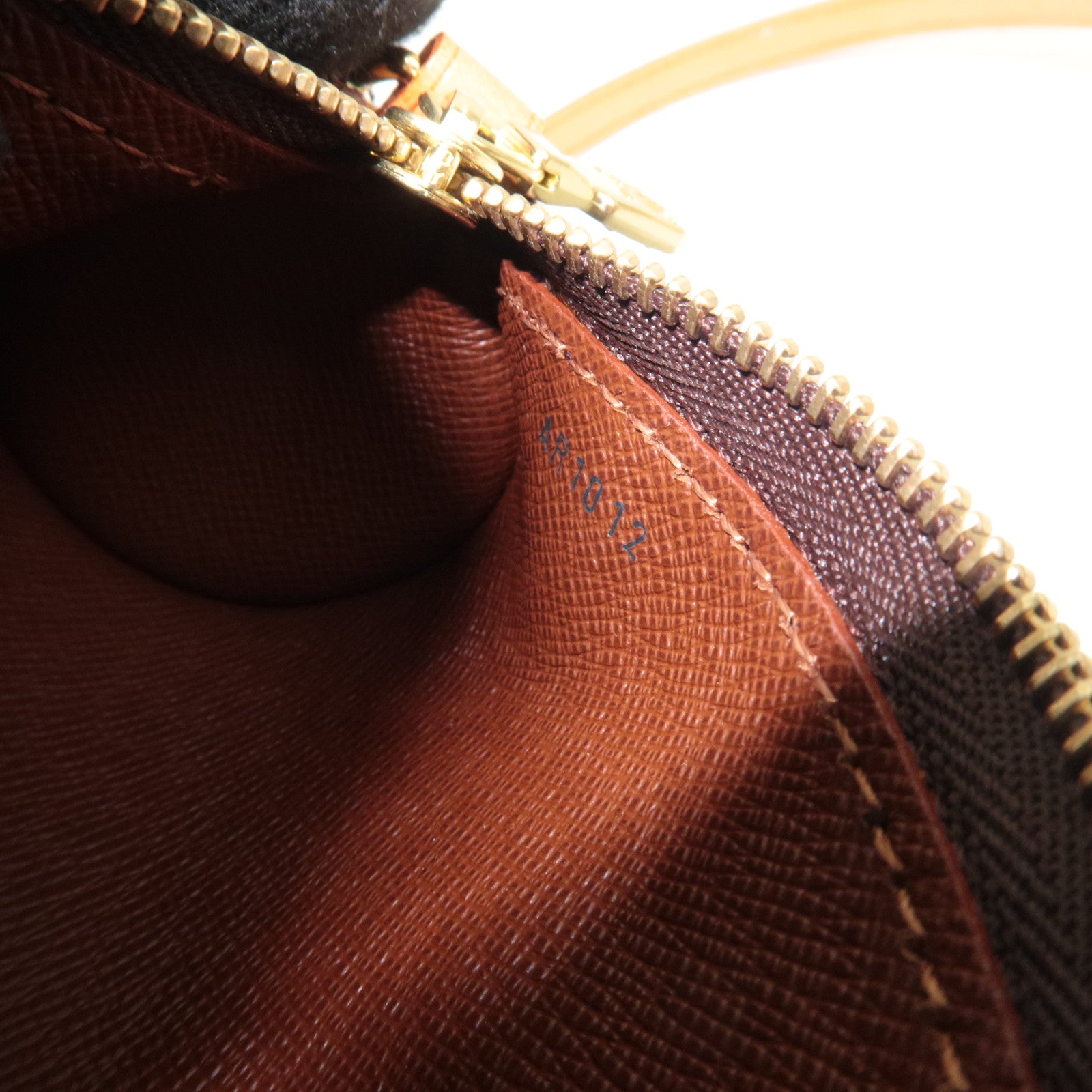 Louis Vuitton Monogram Pouch for Papillon Bag AR1012
