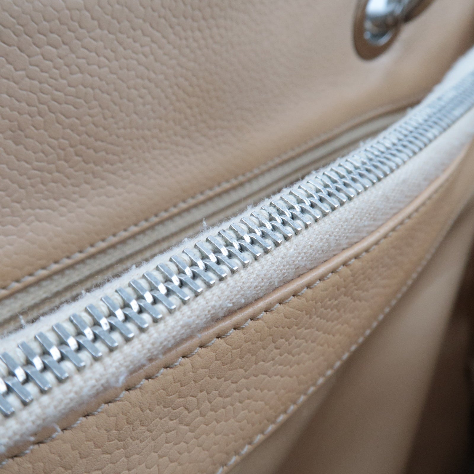 CHANEL GST Tote Caviarskin Beige