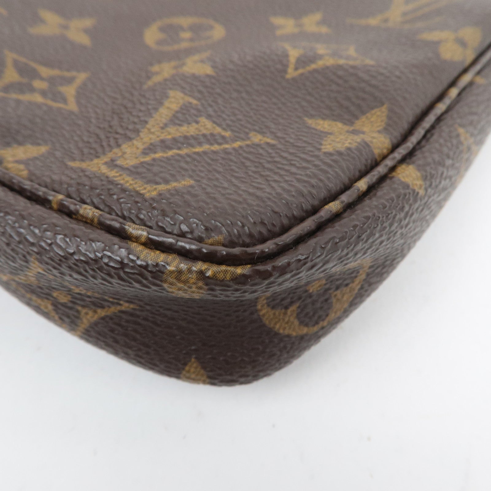 Louis Vuitton Monogram Pochette Accessories Handbag M51980