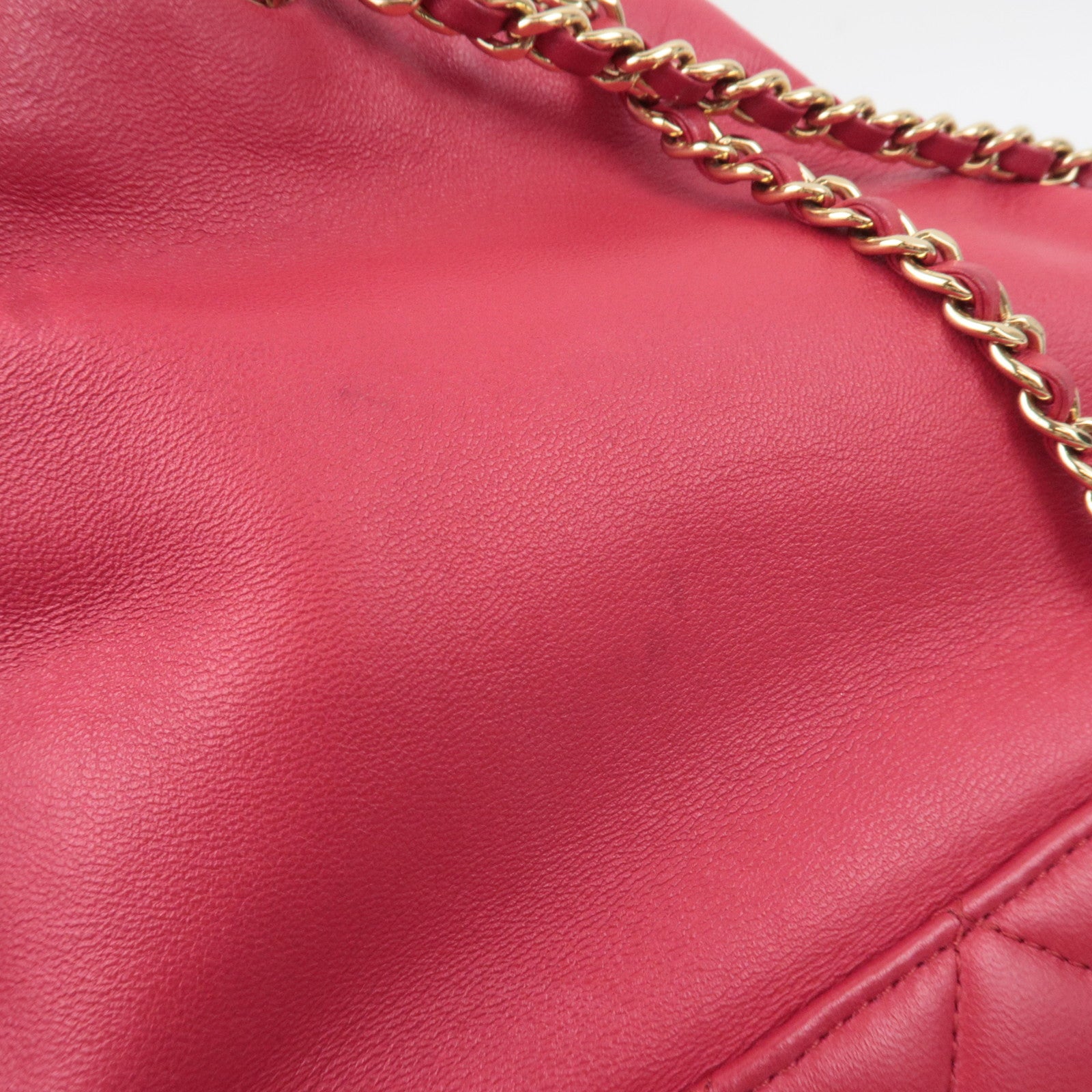 CHANEL Matelasse Lambskin Chain Backpack Pink