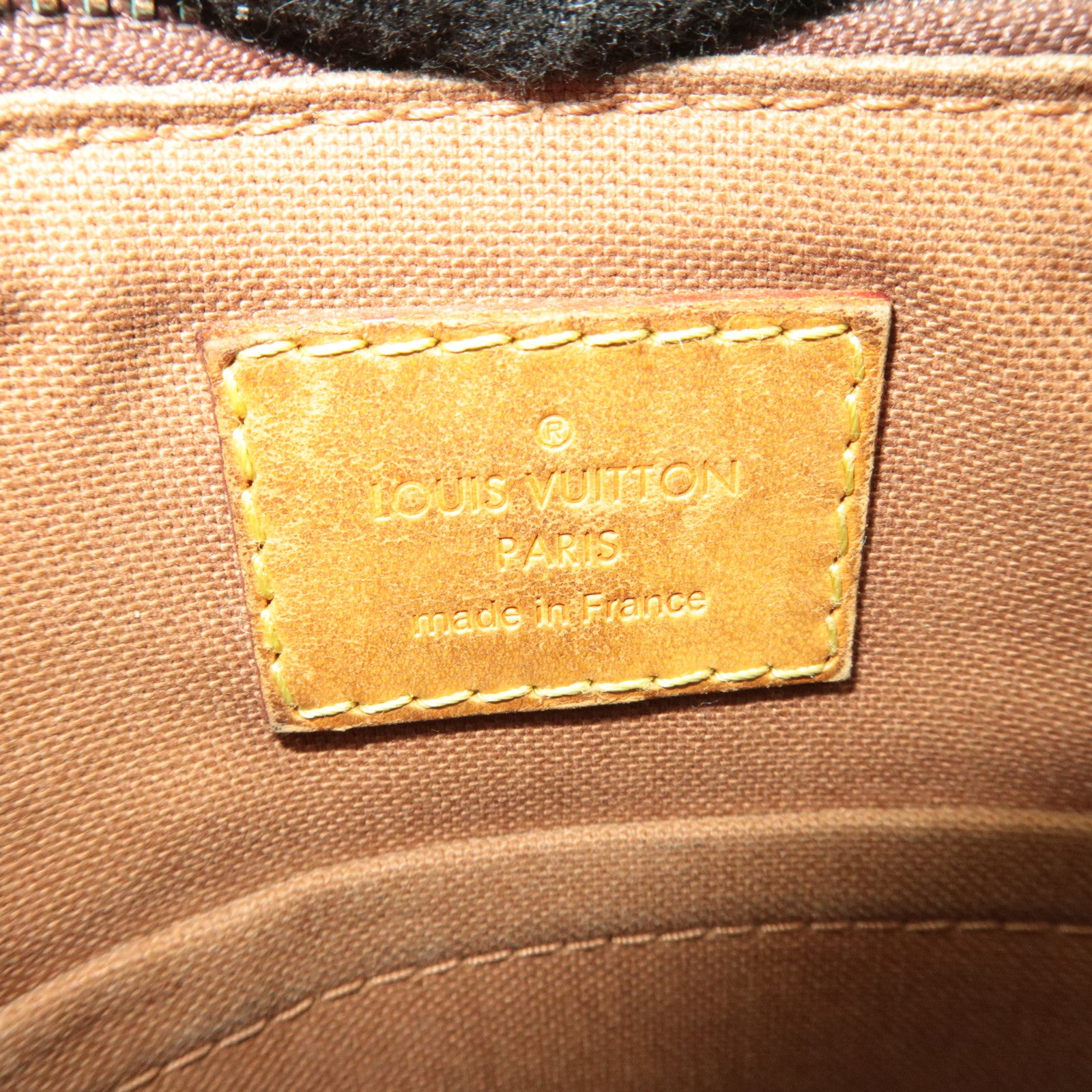 Louis Vuitton Monogram Pochette Valmy Shoulder Bag M40524