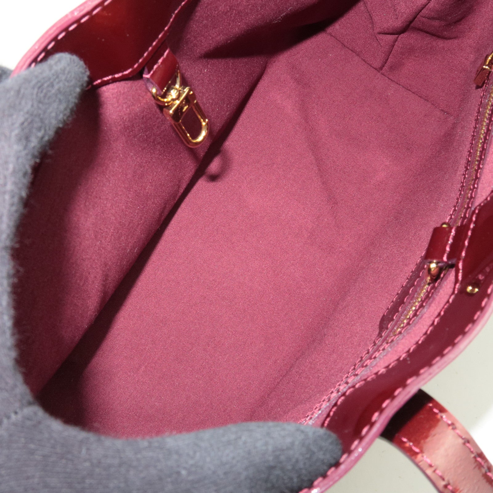 Louis Vuitton Monogram Vernis Wilshire PM Rouge Fauviste M91644
