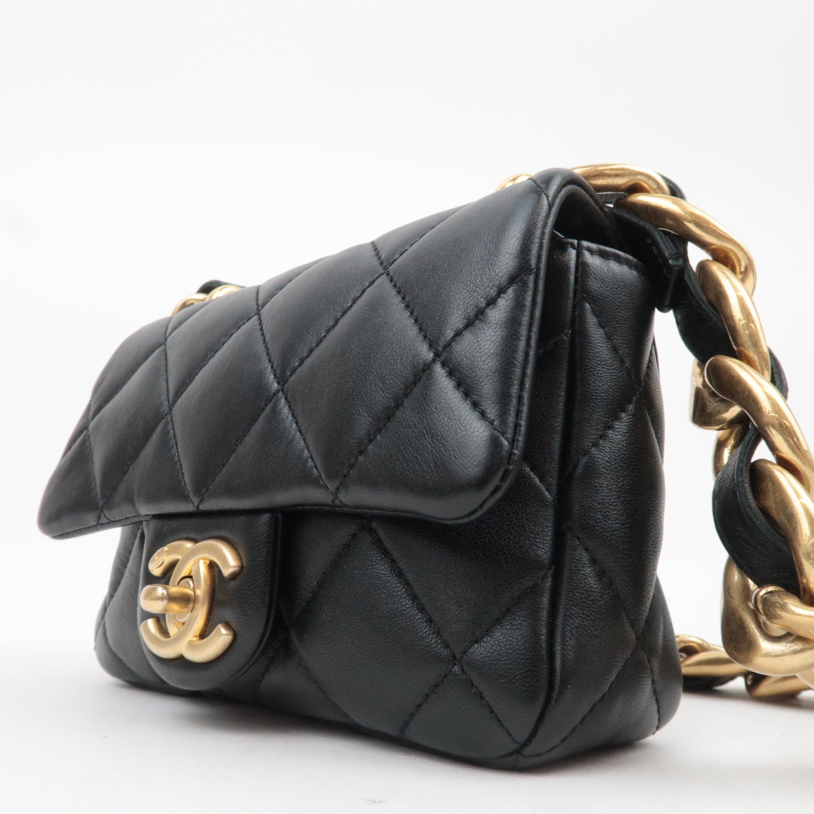 CHANEL Matelasse Lambskin Small Chain Shoulder Bag Black