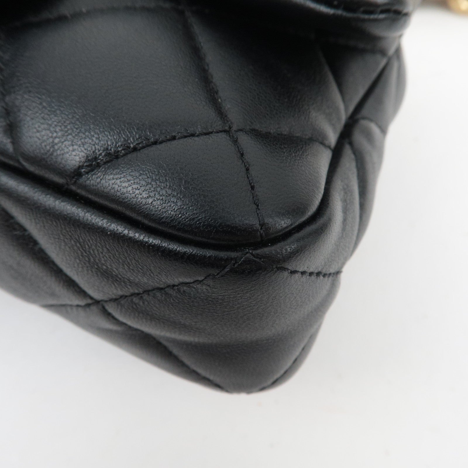 CHANEL Matelasse Lambskin Small Chain Shoulder Bag Black