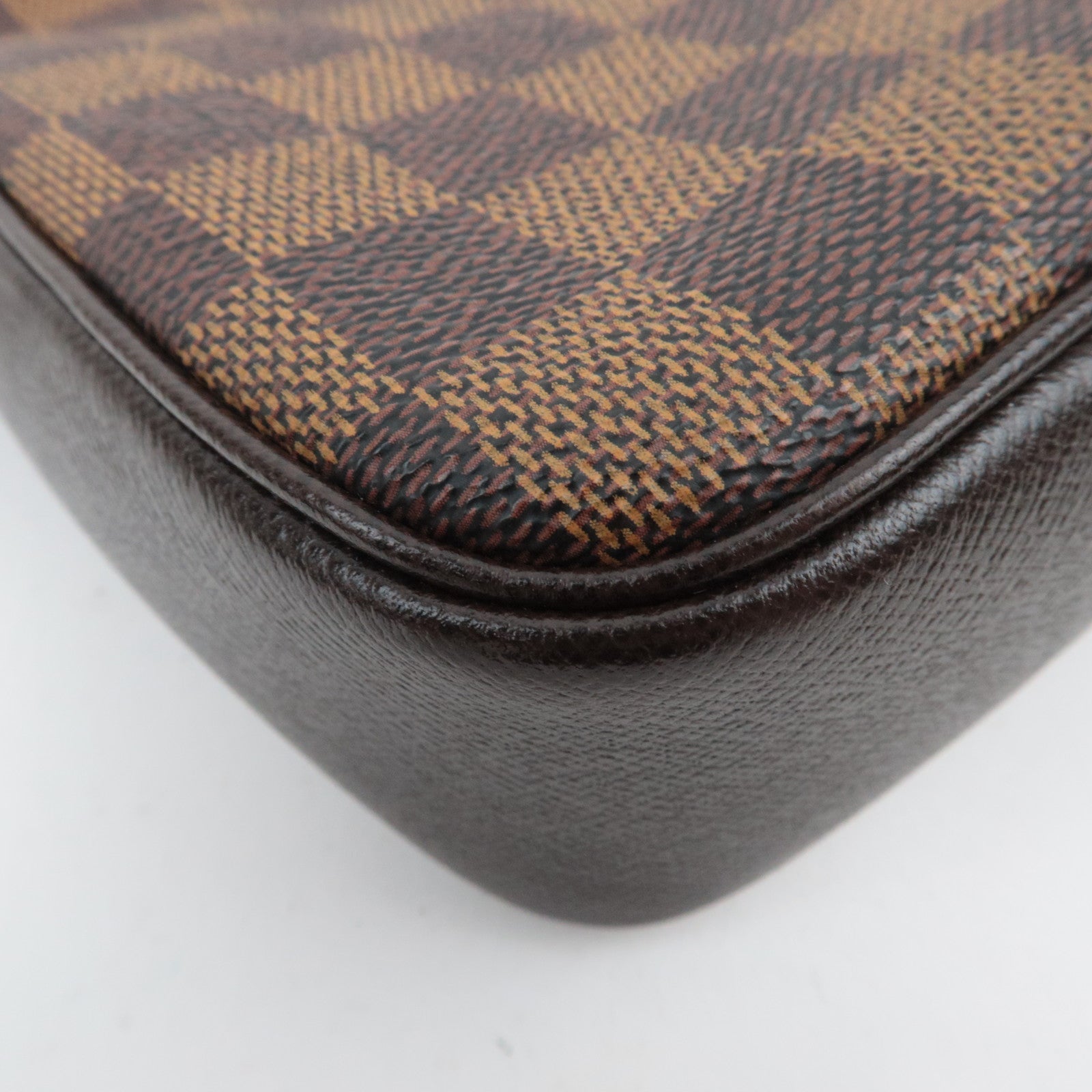 Louis Vuitton Damier Trousse Makeup Mini Handbag N51982