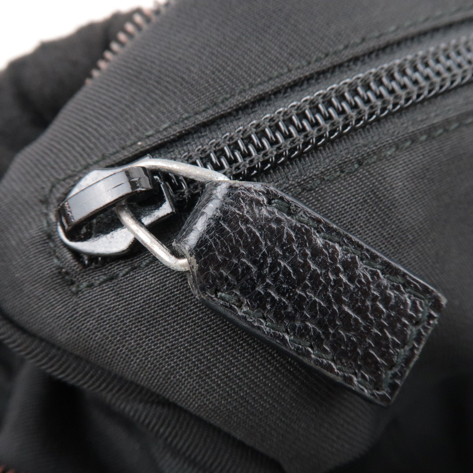 GUCCI Sherry GG Canvas Shoulder Bag Black 181092