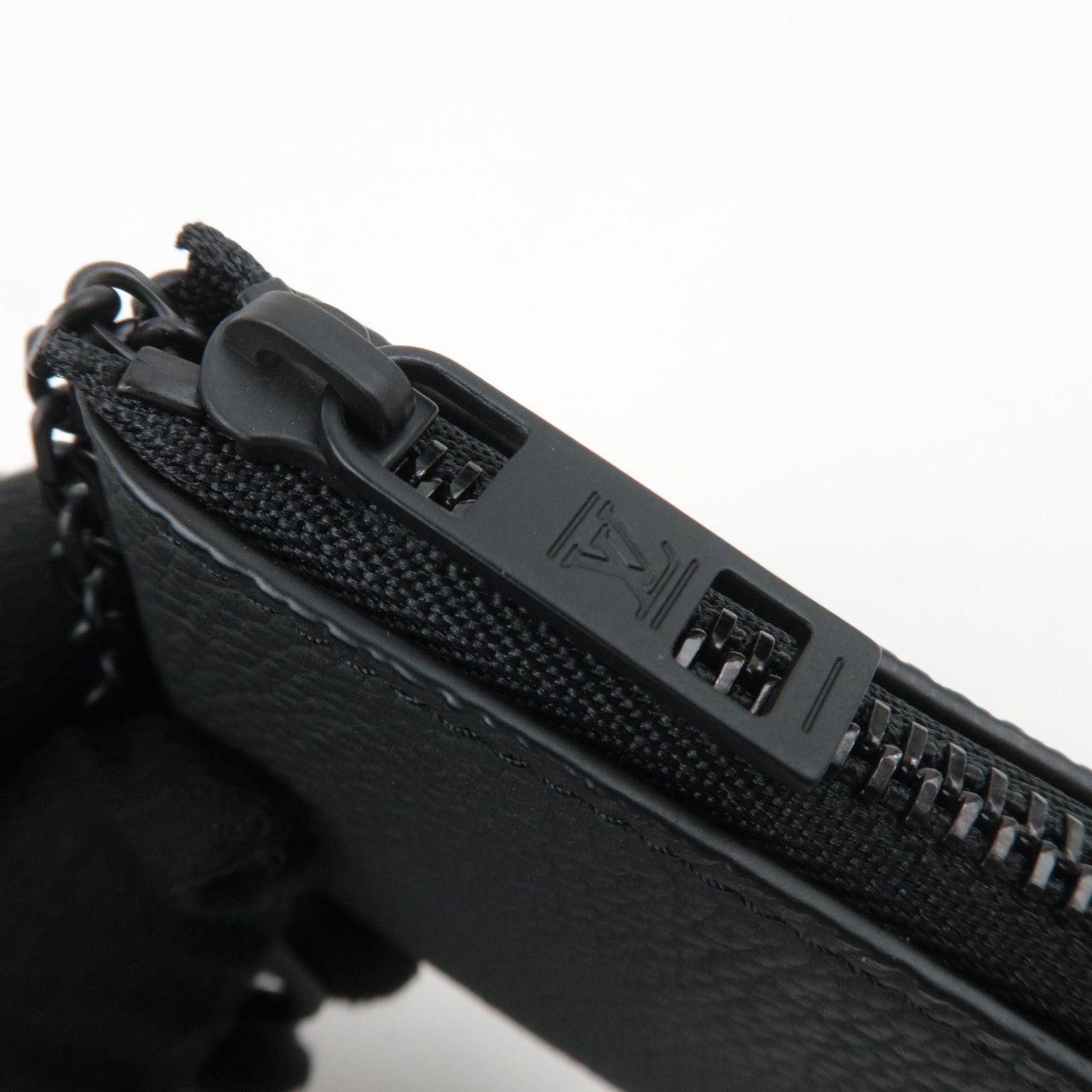 Louis Vuitton Aerogram Pochette Cles Coin Case Noir M81031