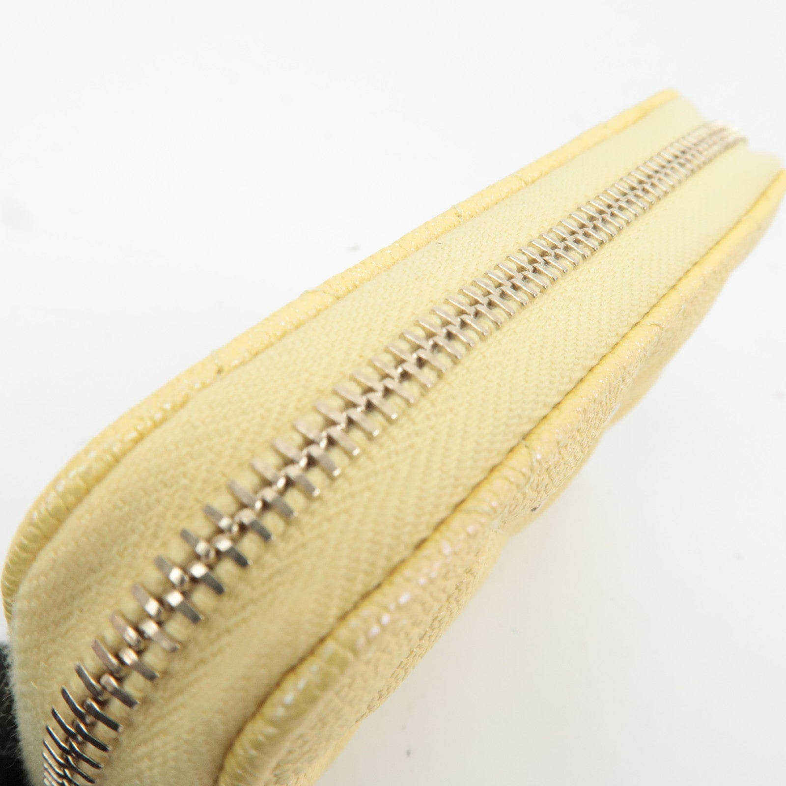 CHANEL Matelasse Shiny Caviarskin Coin Case Yellow