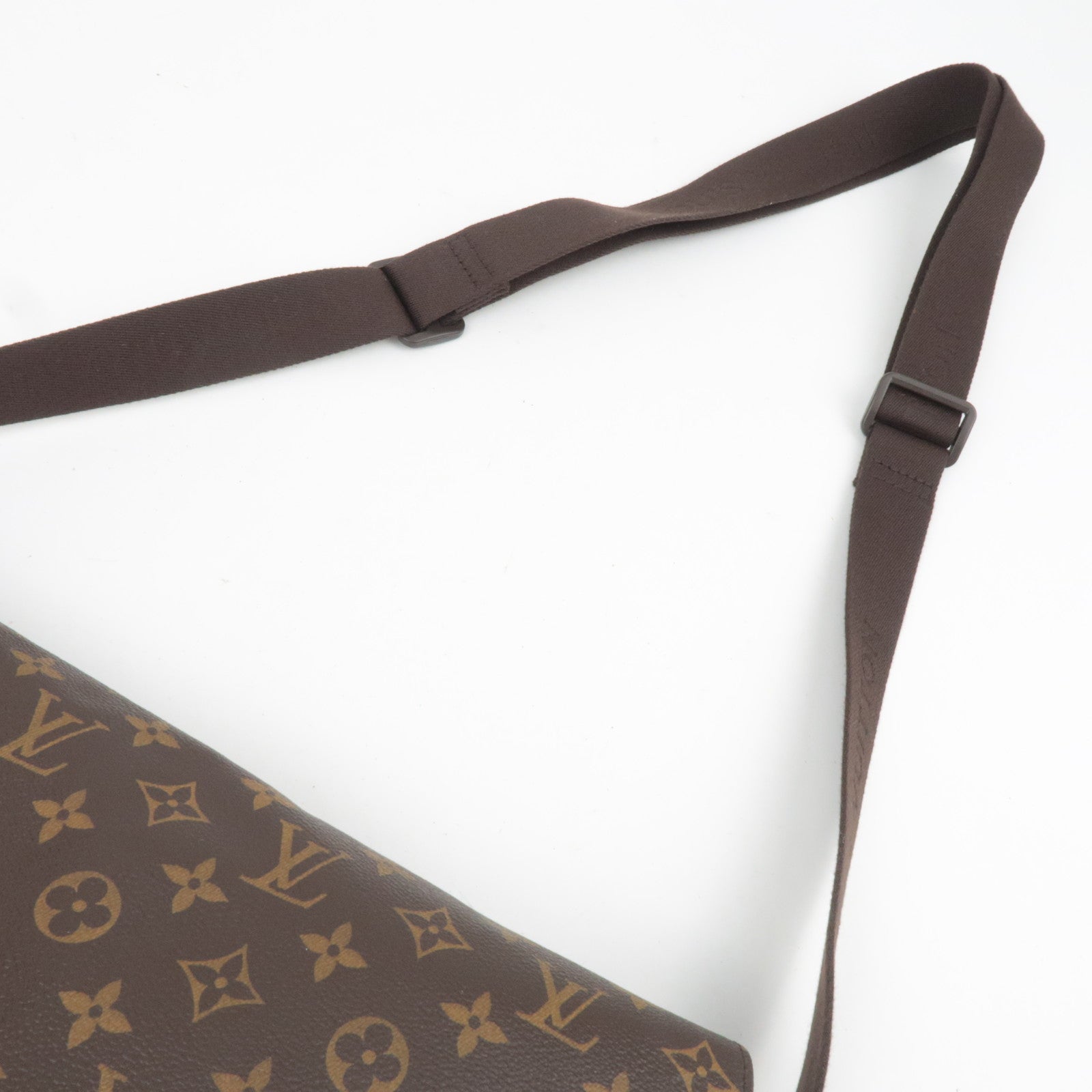 Louis Vuitton Monogram Messenger Beaubourg MM Shoulder Bag M97038