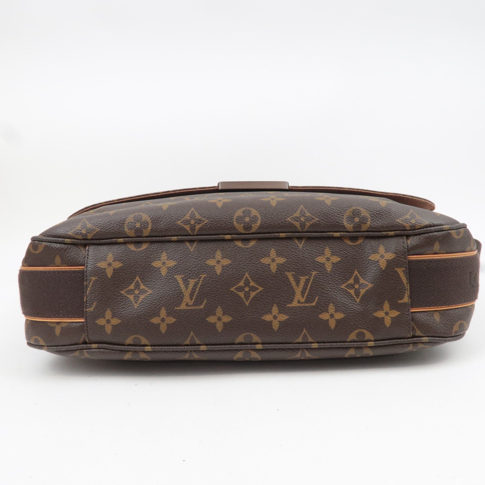 Louis Vuitton Monogram Messenger Beaubourg MM Shoulder Bag M97038
