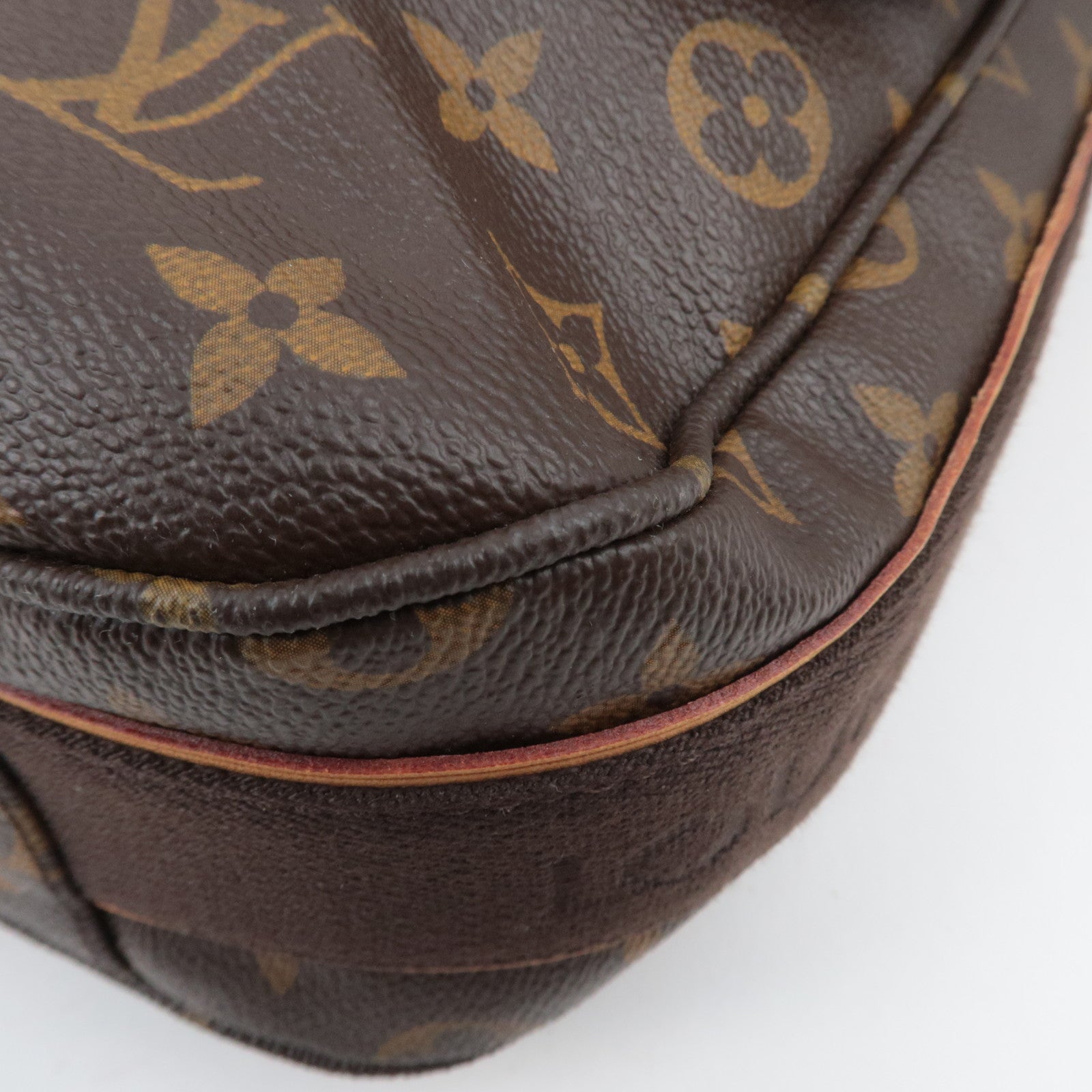 Louis Vuitton Monogram Messenger Beaubourg MM Shoulder Bag M97038