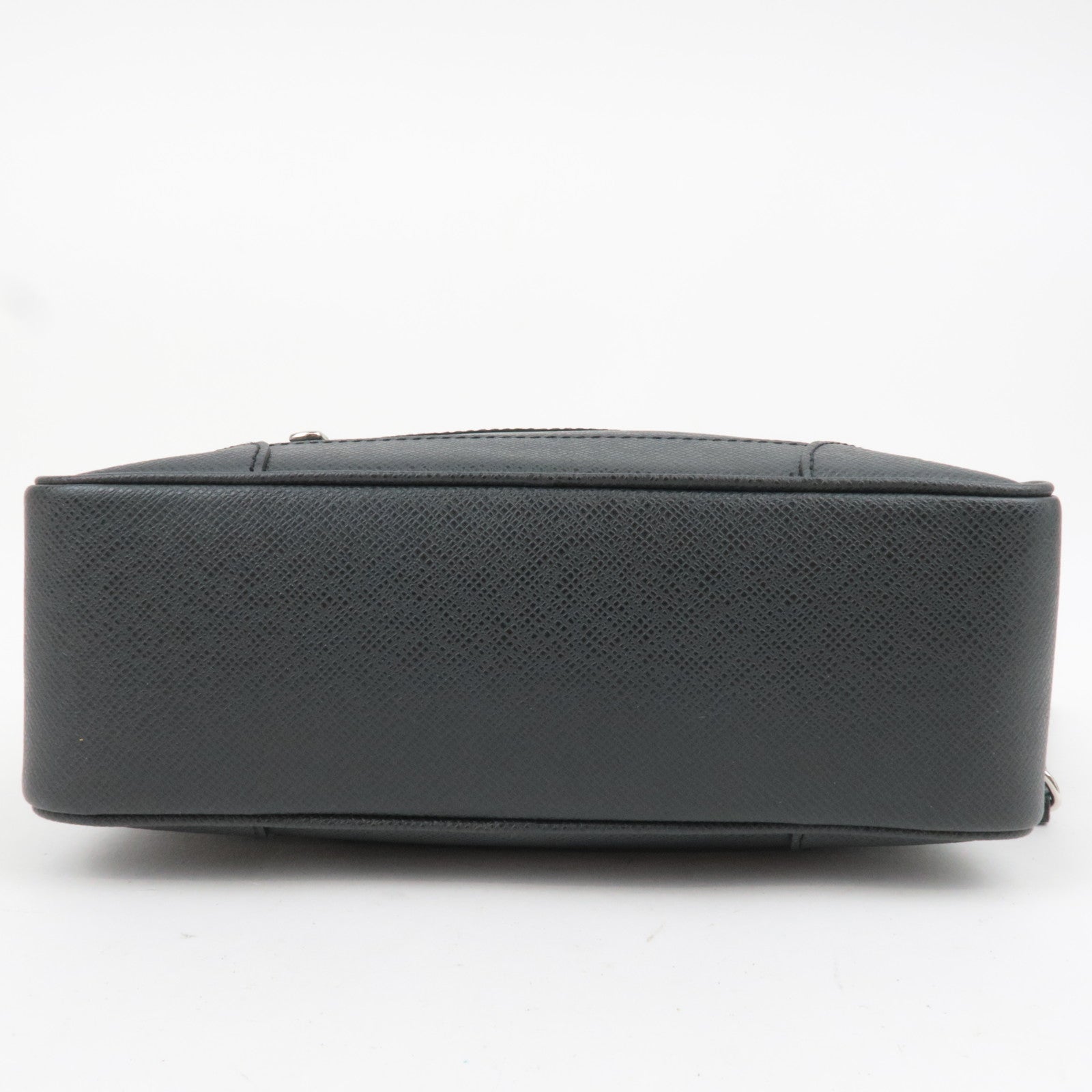 Louis Vuitton Taiga Pavel Clutch Bag Ardoise M31142