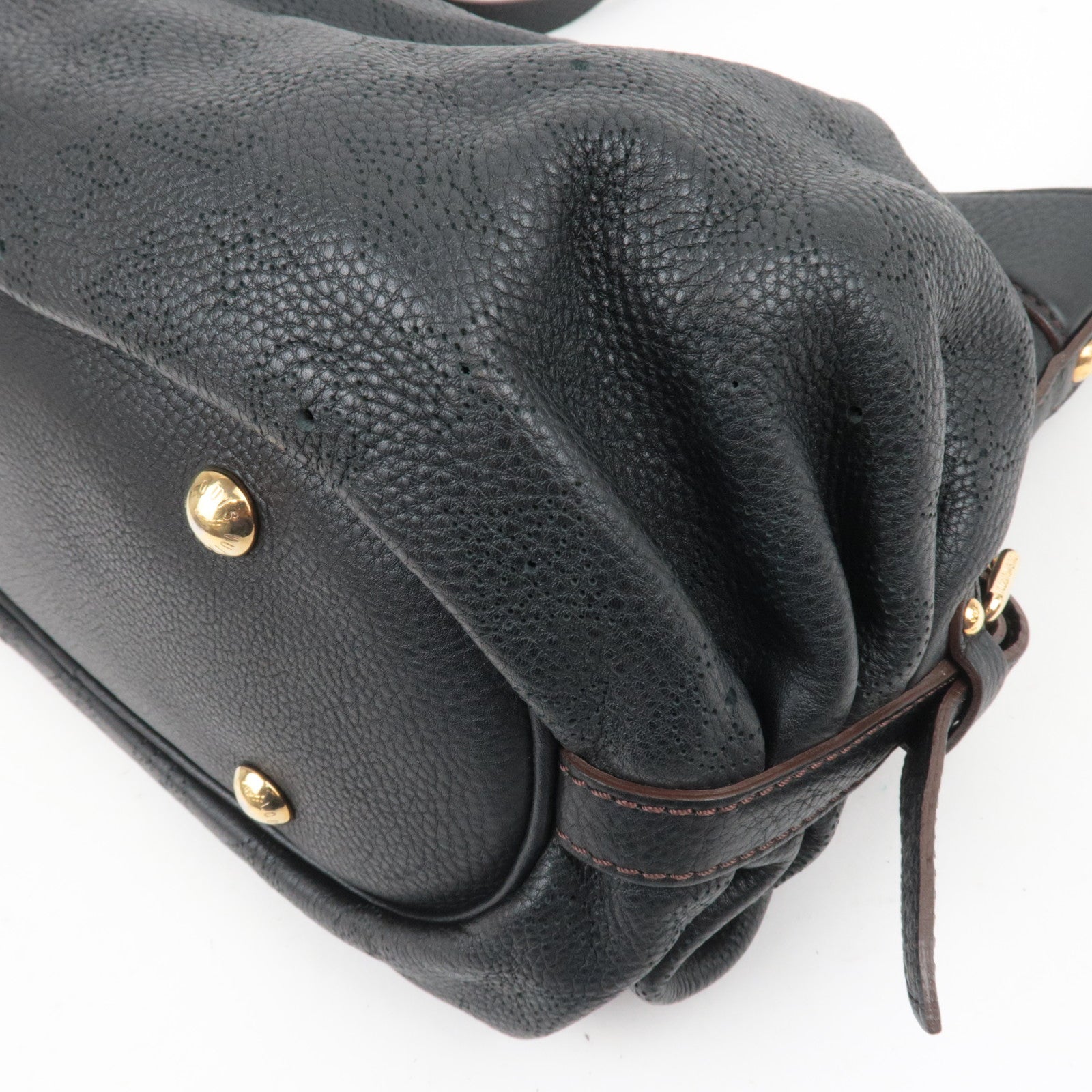 Louis Vuitton Monogram Mahina XS Shoulder Bag Noir M95660