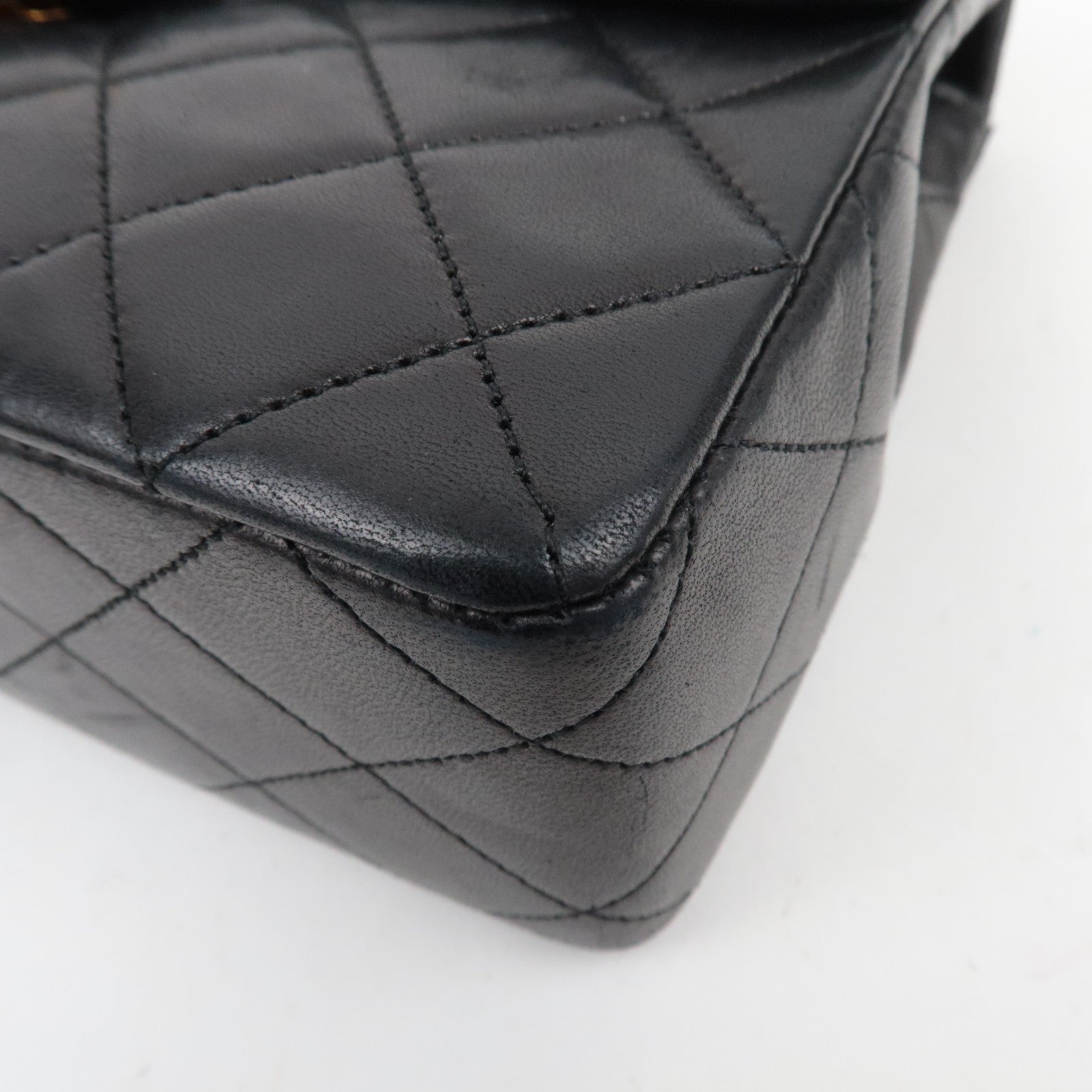 CHANEL Mini Matelasse 20 Lambskin Chain Shoulder Bag Black