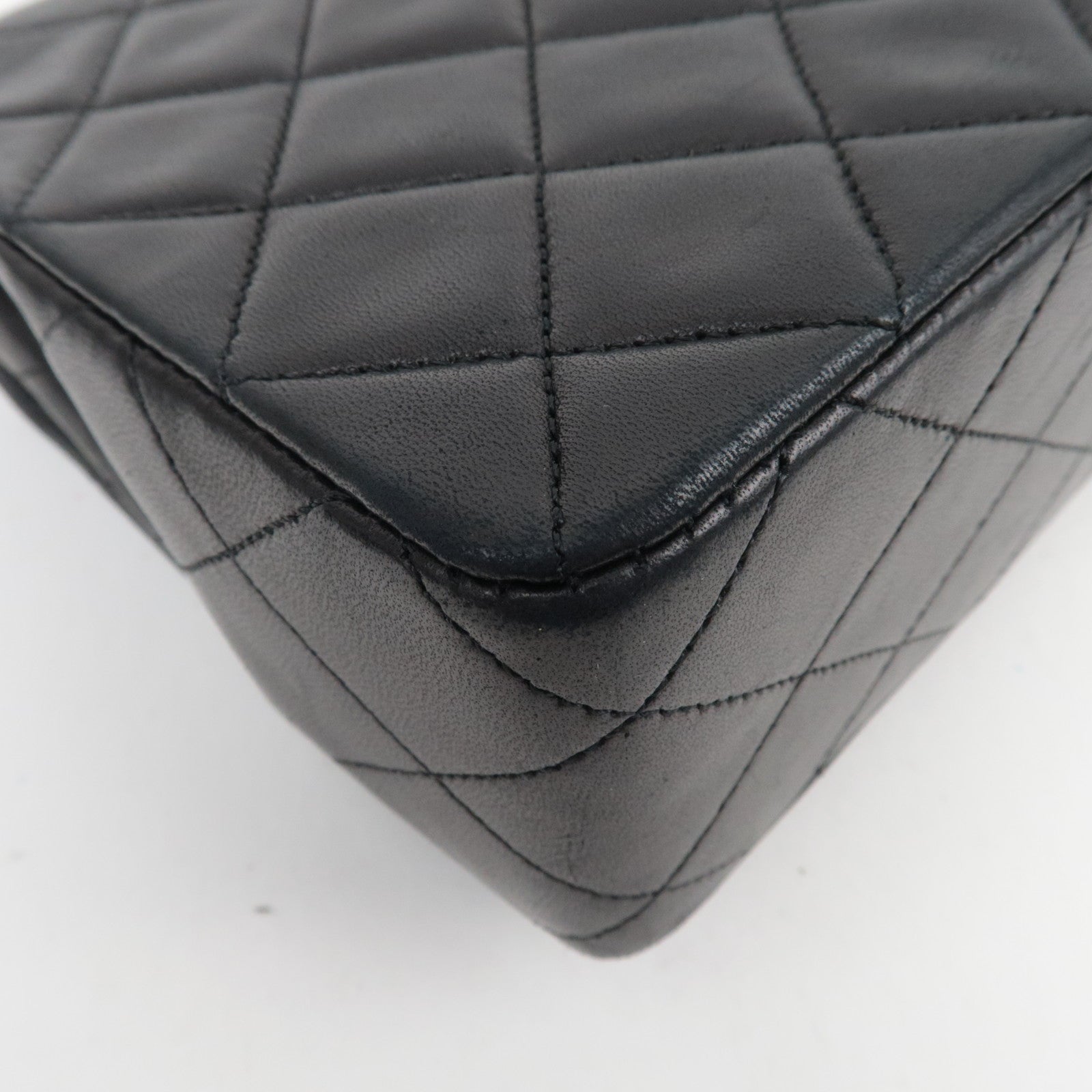 CHANEL Mini Matelasse 20 Lambskin Chain Shoulder Bag Black