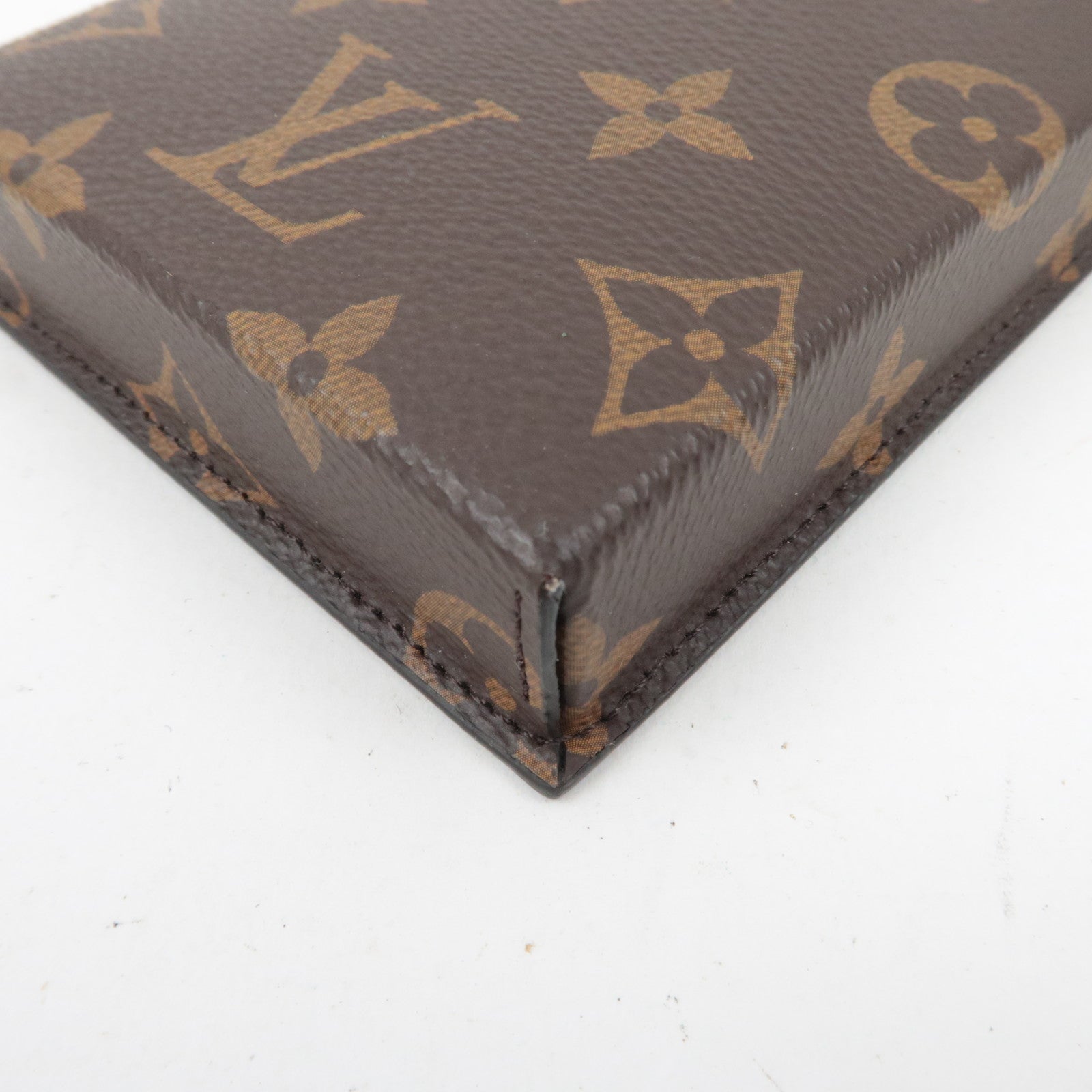 Louis Vuitton Monogram Box Phone Case M68523