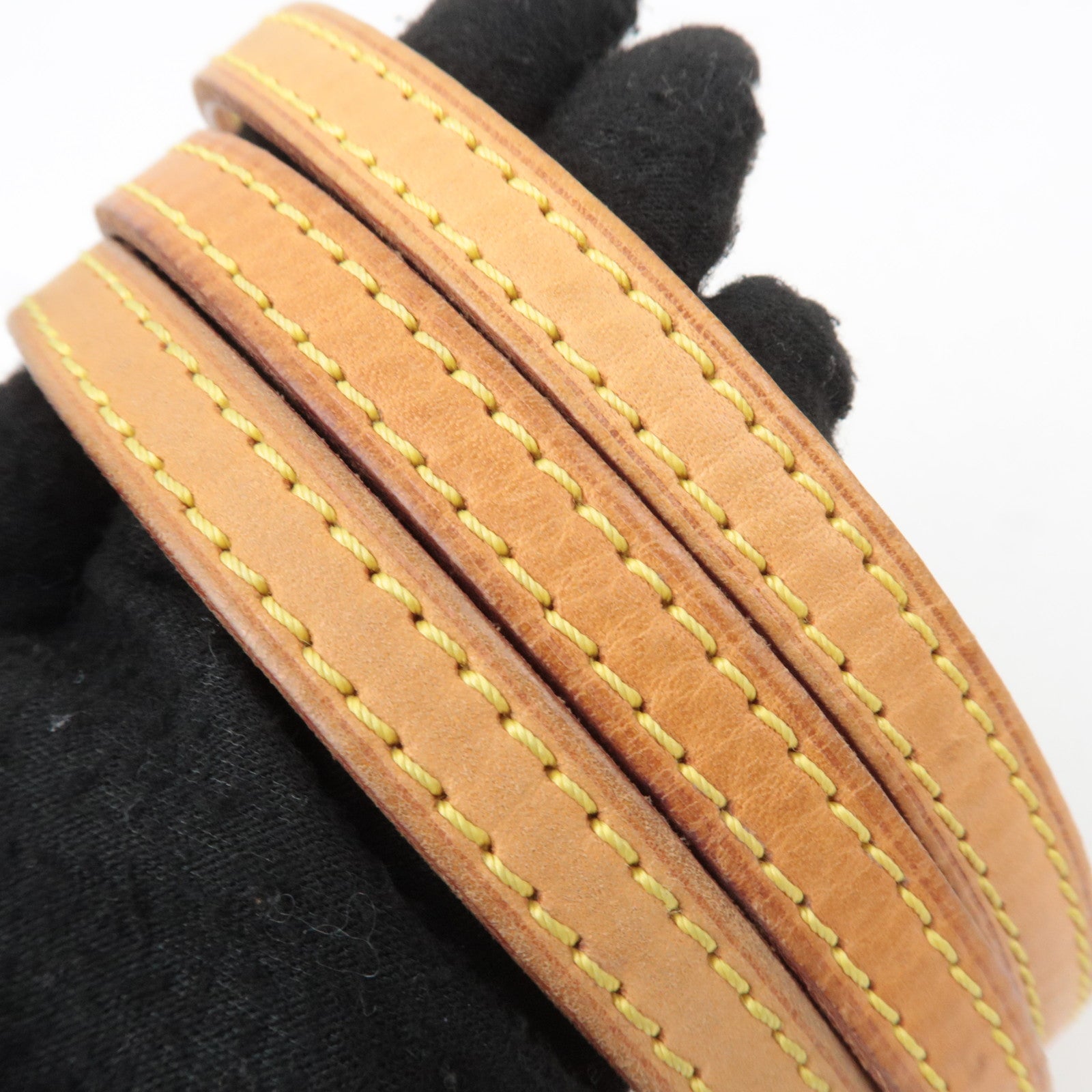 Louis Vuitton Leather Shoulder Strap Length 120cm Width 1.2cm J00145