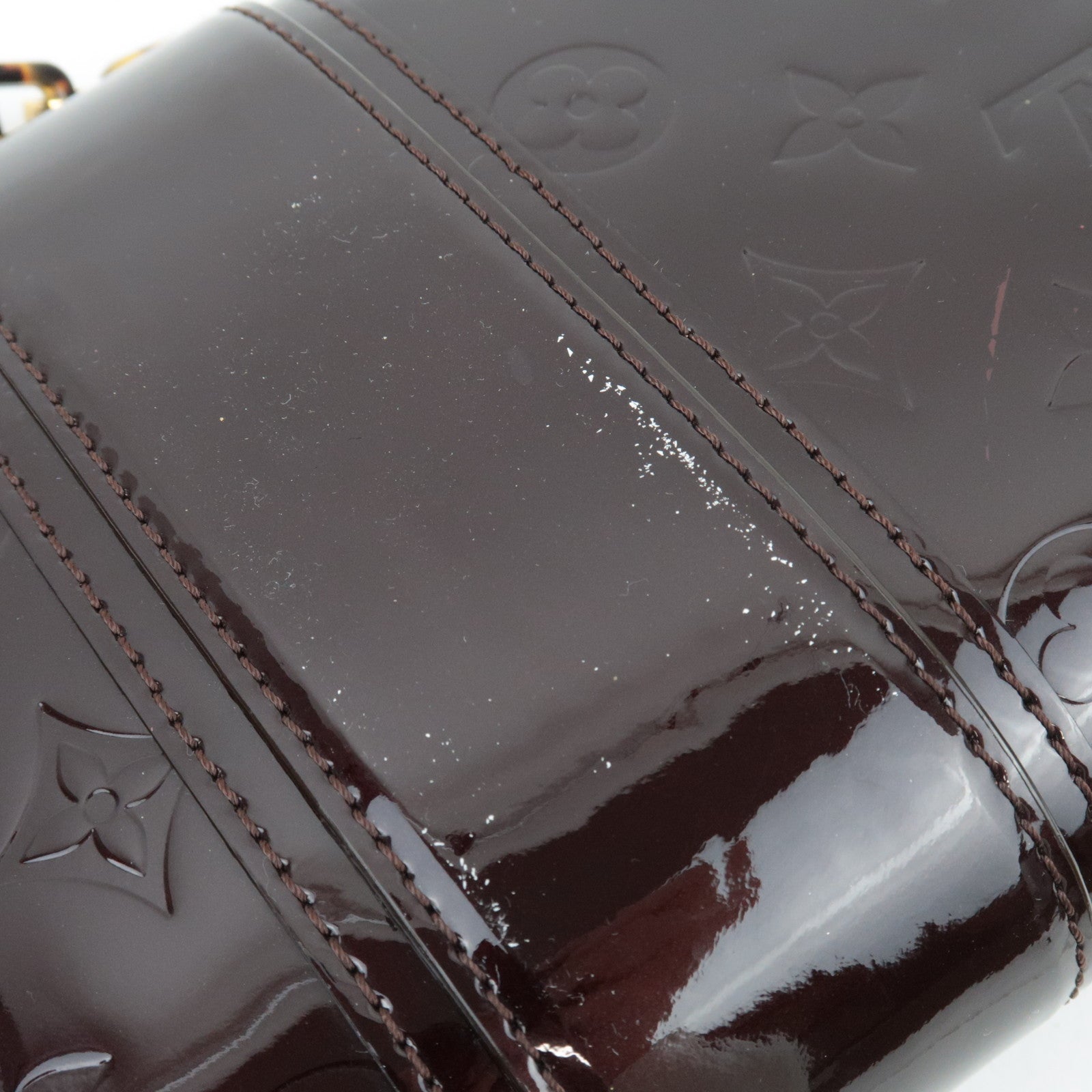 Louis Vuitton Monogram Vernis Vermont Avenue Shoulder Bag Amarante M91279
