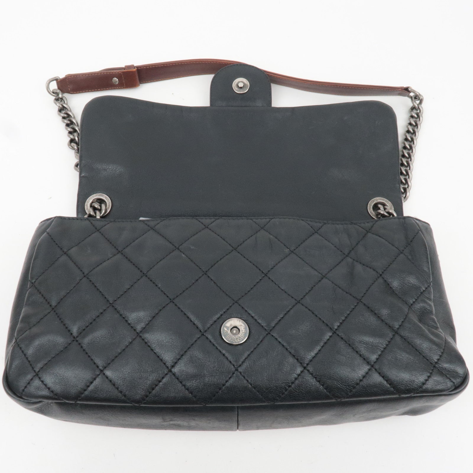 CHANEL Matelasse Lambskin Chain Shoulder Bag Black Brown Silver HDW