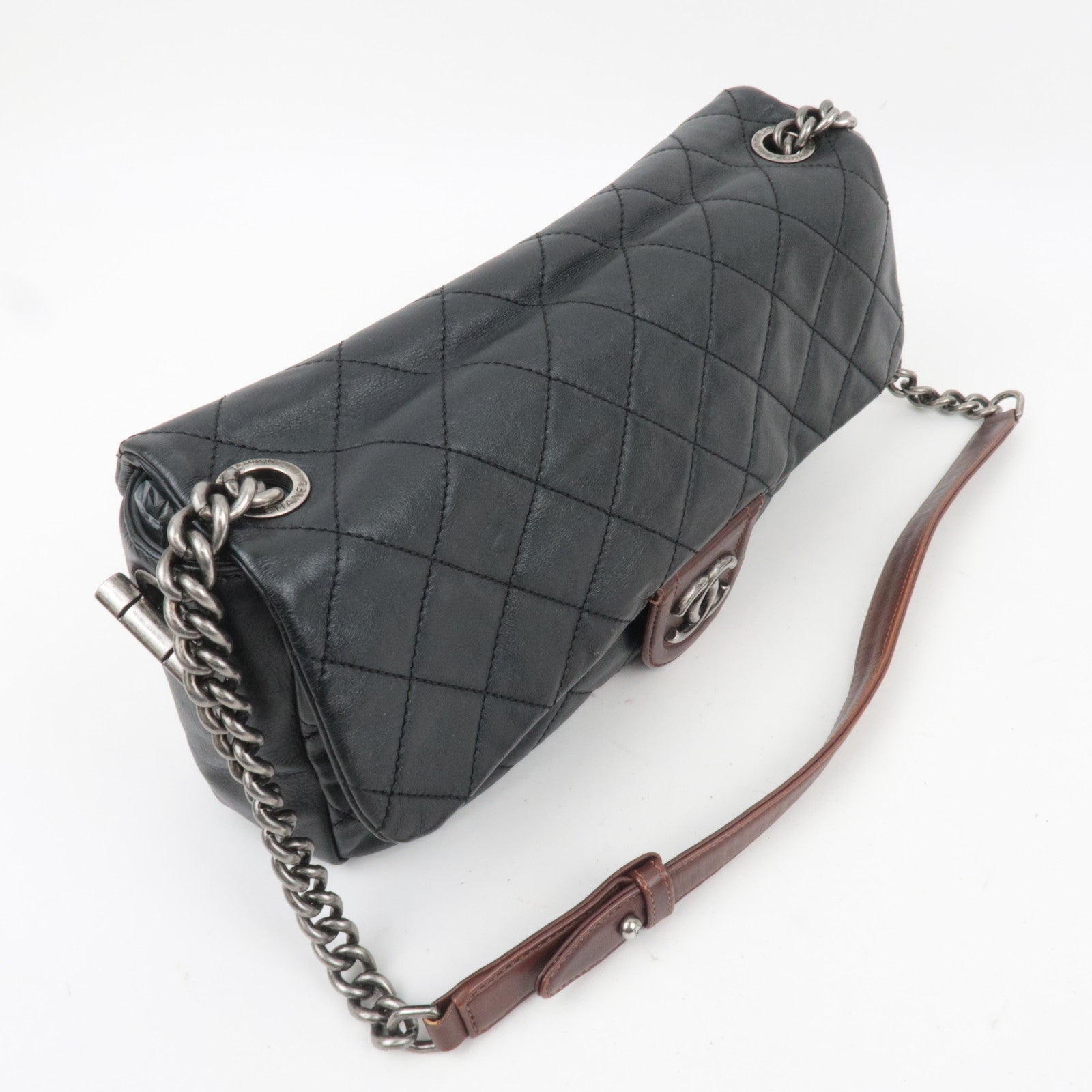 CHANEL Matelasse Lambskin Chain Shoulder Bag Black Brown Silver HDW