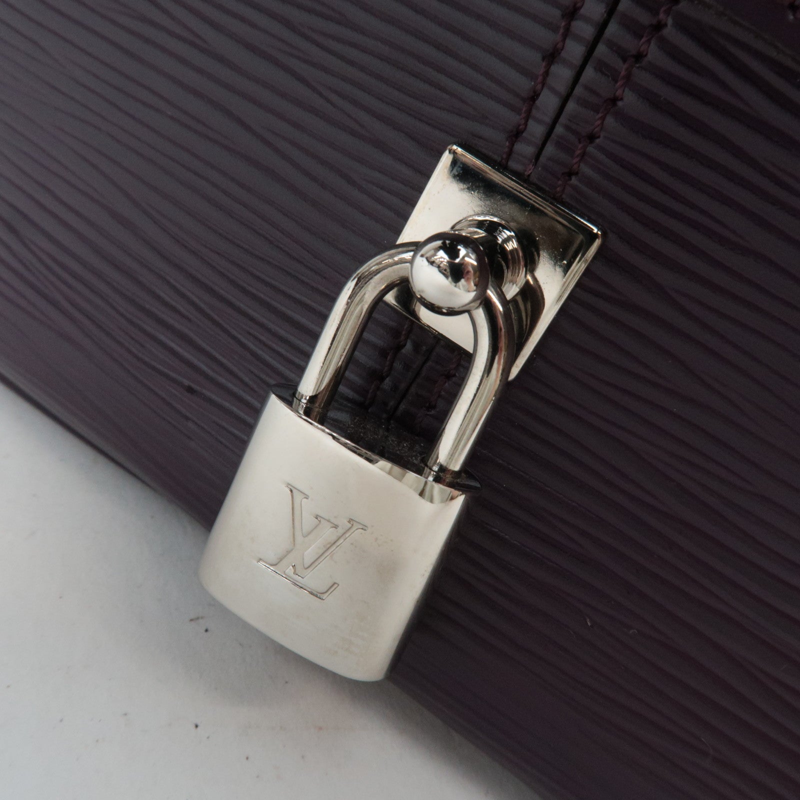 Louis Vuitton Epi Bowling Montaigne GM Handbag Cassis M5931K