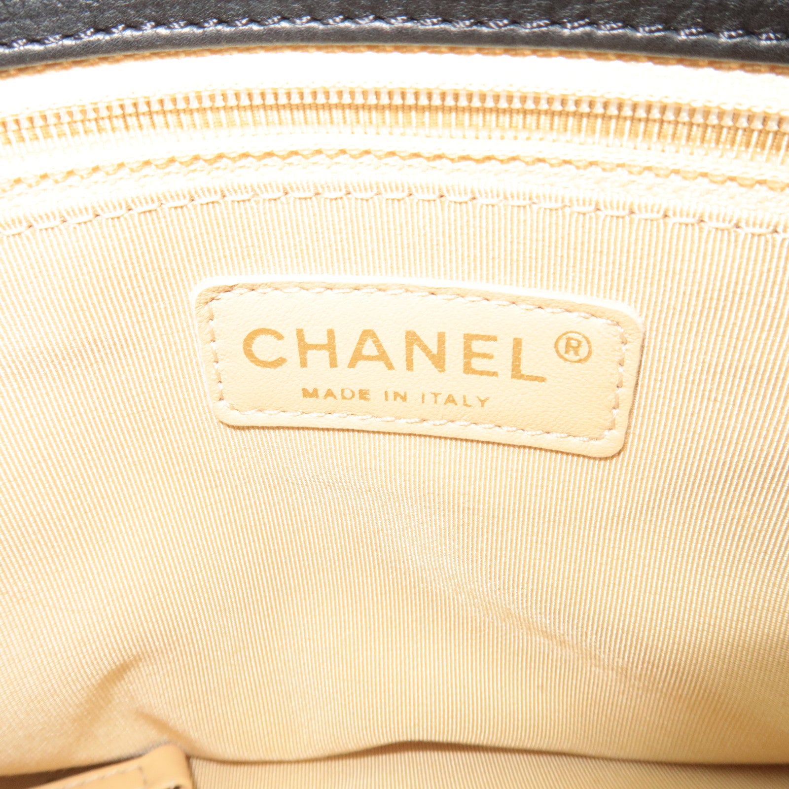 CHANEL Matelasse Lambskin Chain Shoulder Bag Black Gold HDW