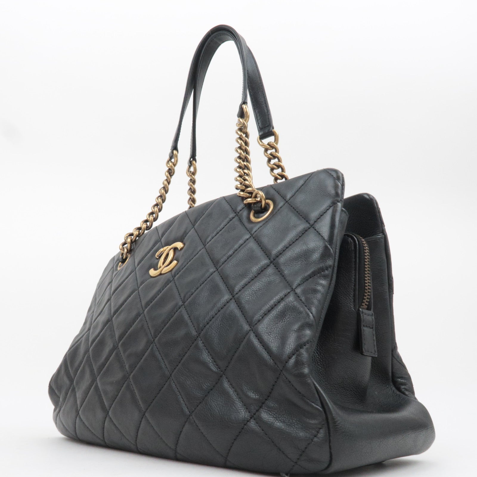 CHANEL Matelasse Lambskin Chain Shoulder Bag Black Gold HDW