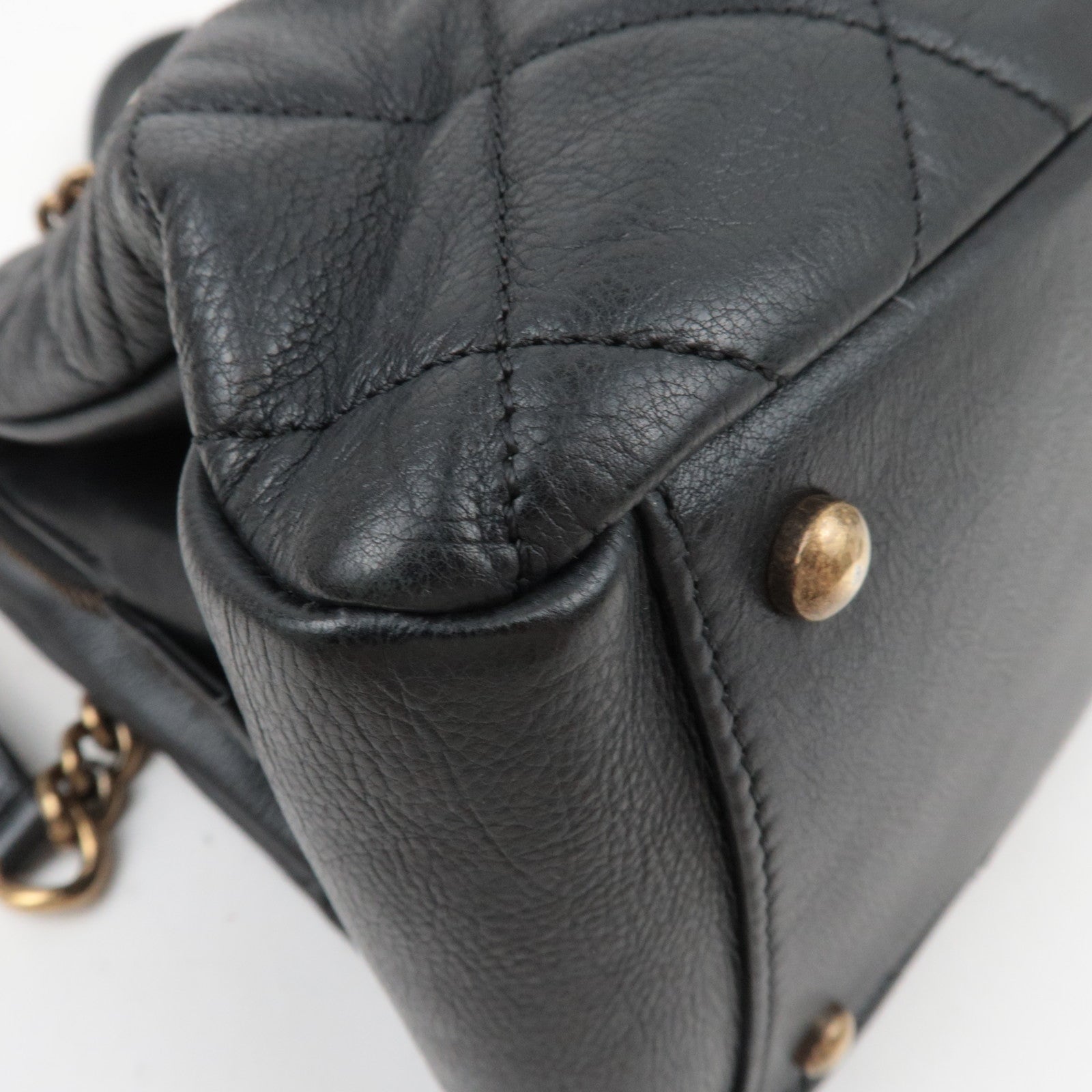 CHANEL Matelasse Lambskin Chain Shoulder Bag Black Gold HDW