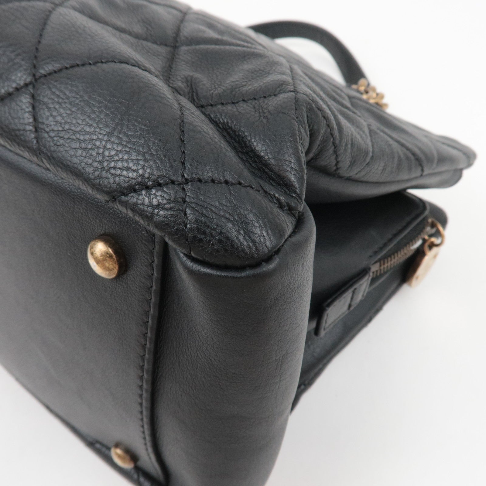 CHANEL Matelasse Lambskin Chain Shoulder Bag Black Gold HDW