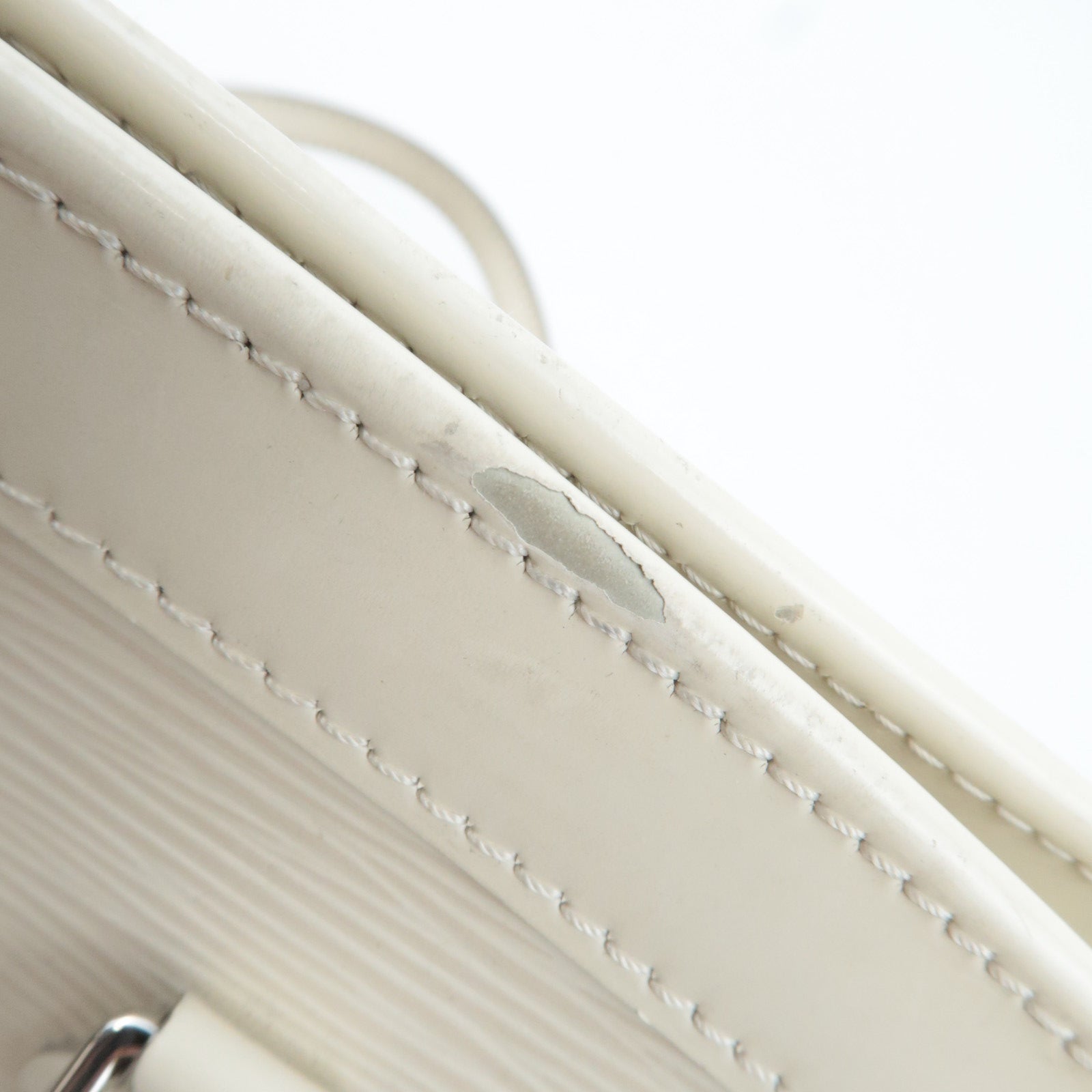 Louis Vuitton Epi Madeleine PM Shoulder Bag Ivoire M5933J