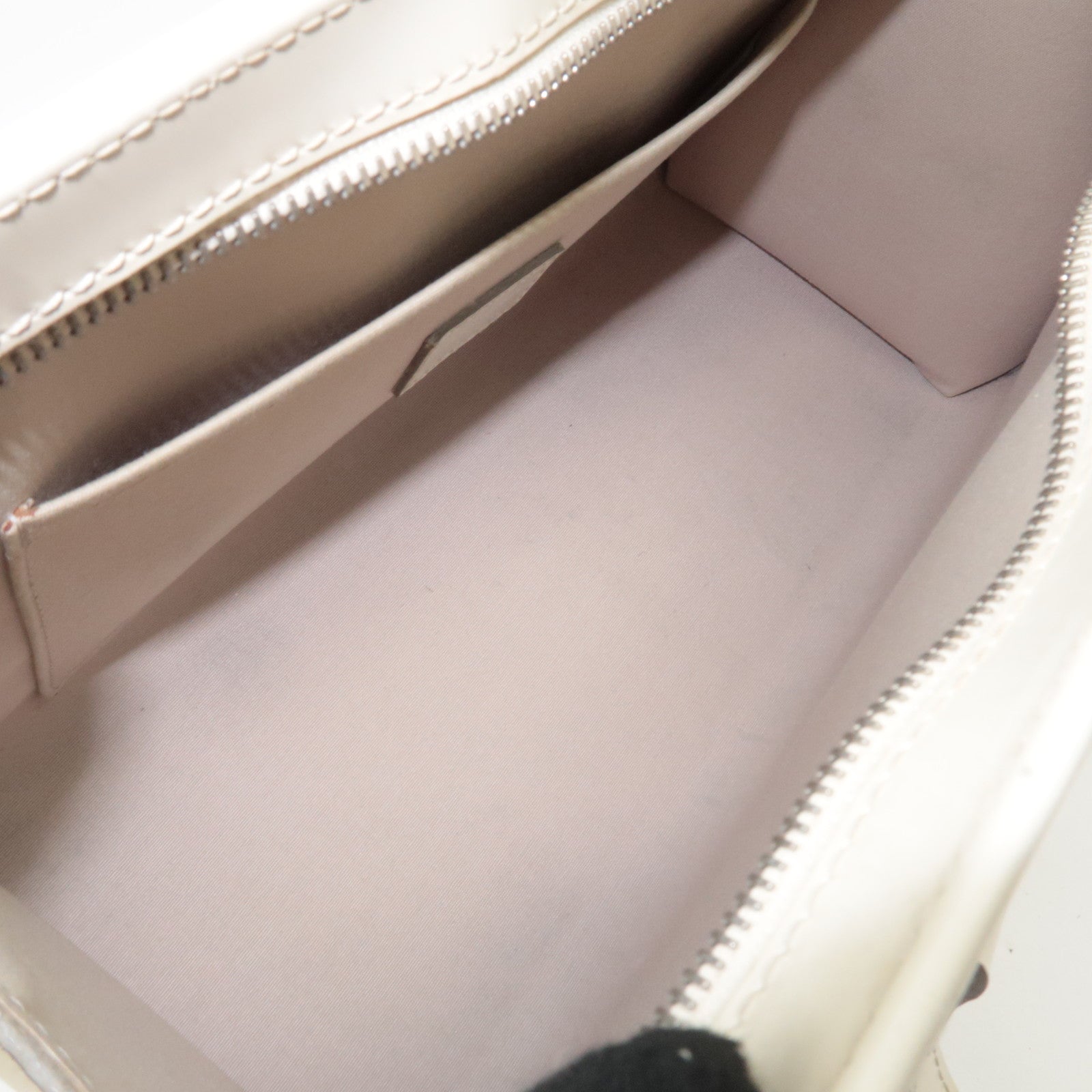 Louis Vuitton Epi Madeleine PM Shoulder Bag Ivoire M5933J