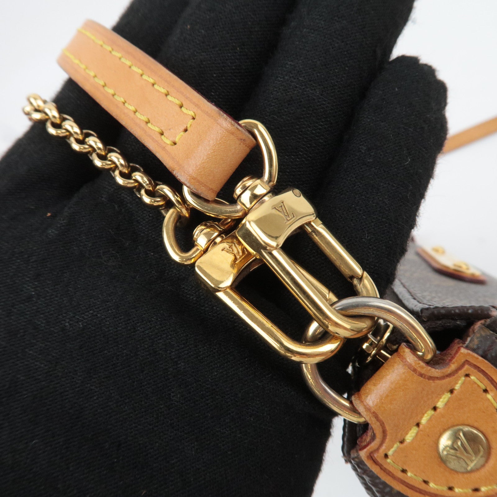 Louis Vuitton Monogram Eva Shoulder Bag M95567
