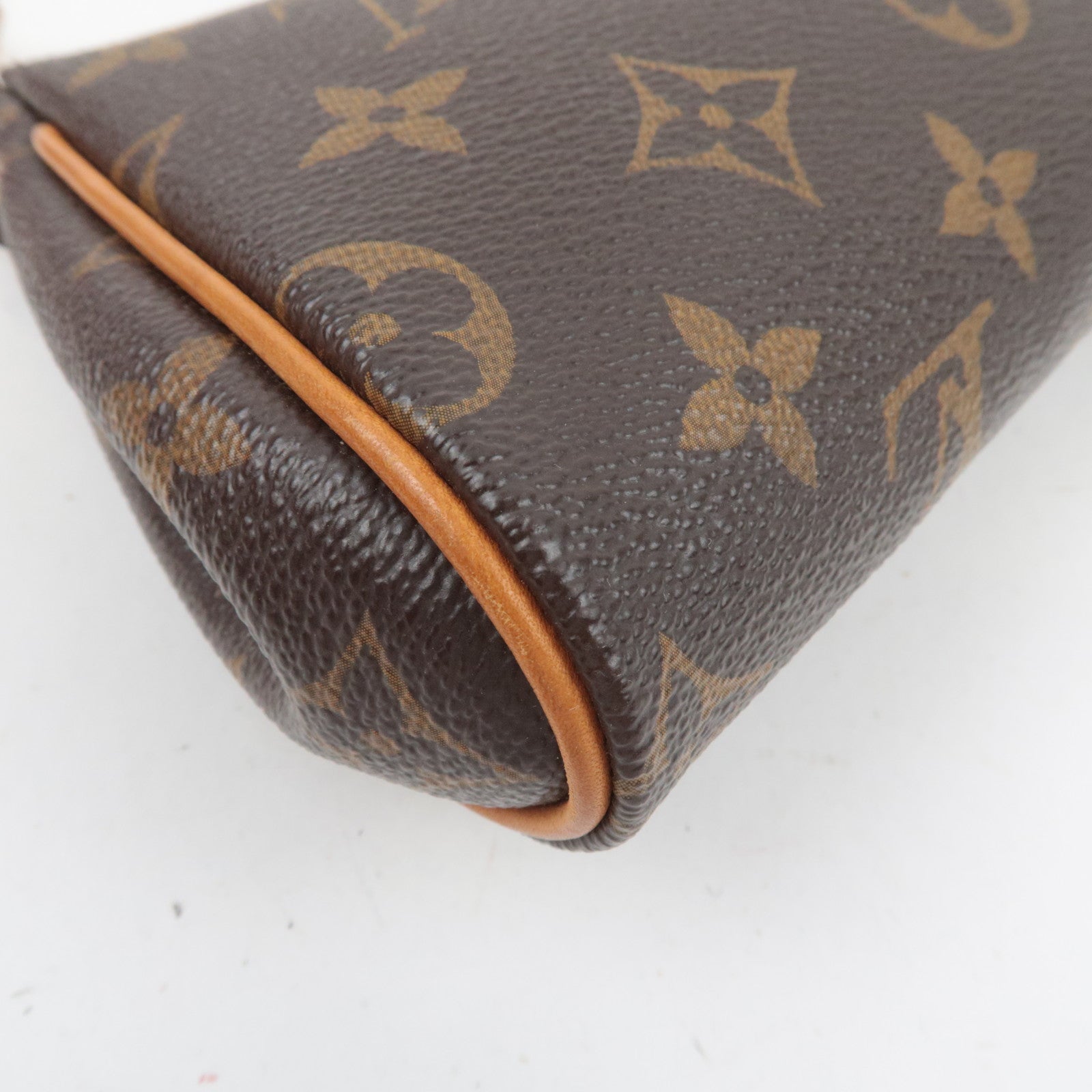 Louis Vuitton Monogram Eva Shoulder Bag M95567