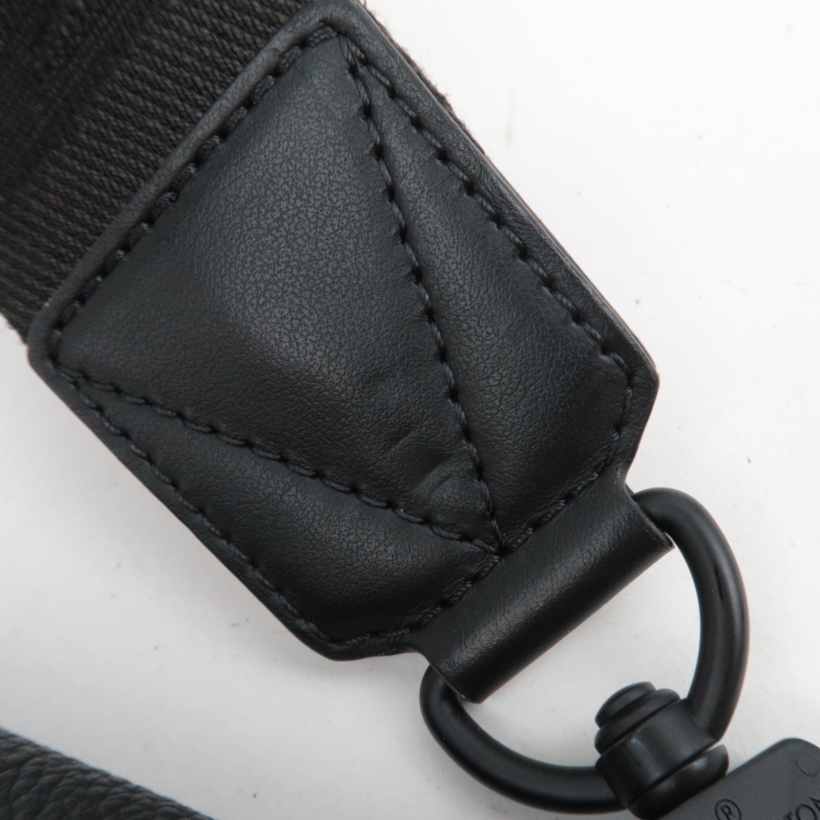 Louis Vuitton Aerogram Takeoff Messenger Leather Shoulder Bag Noir M57080