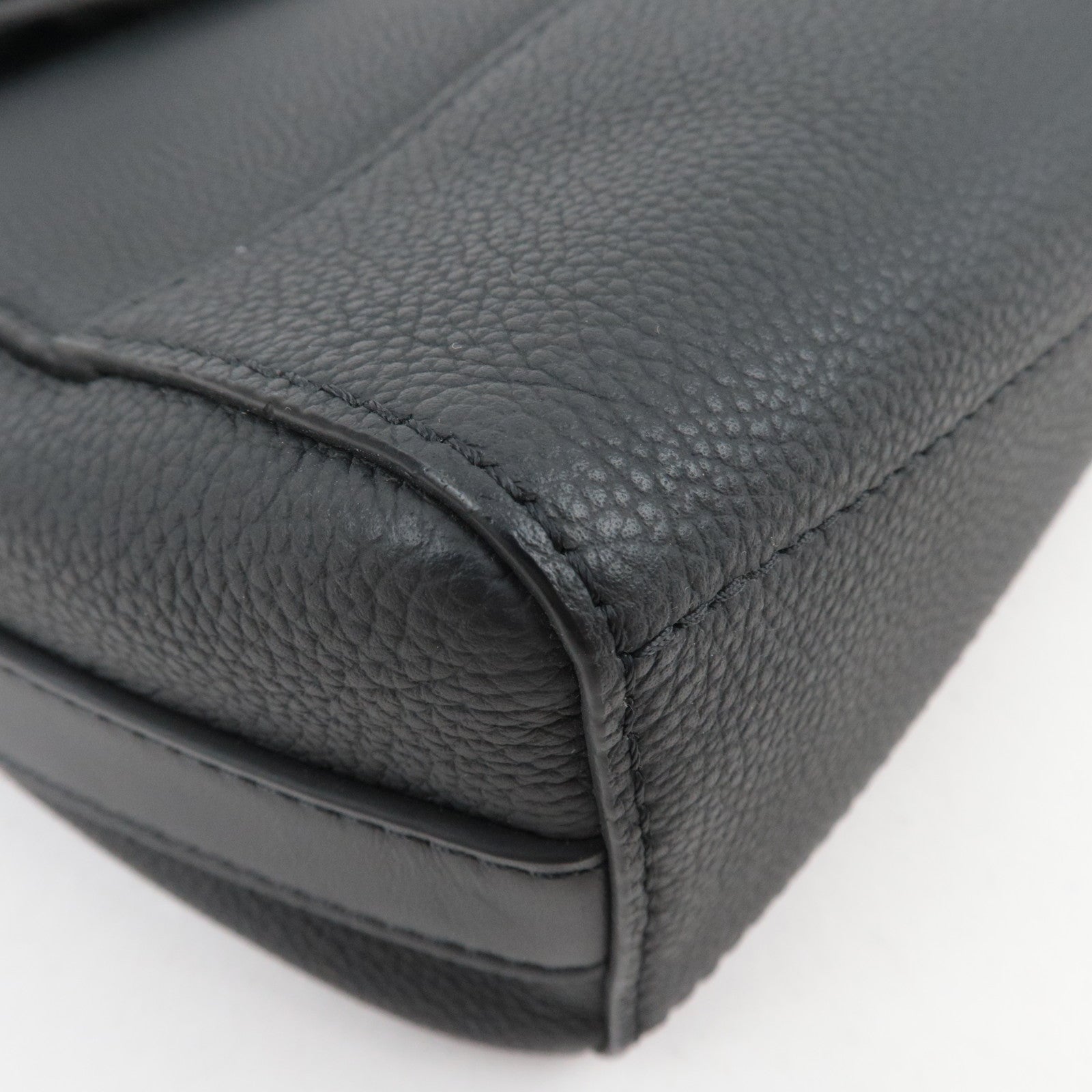 Louis Vuitton Aerogram Takeoff Messenger Leather Shoulder Bag Noir M57080