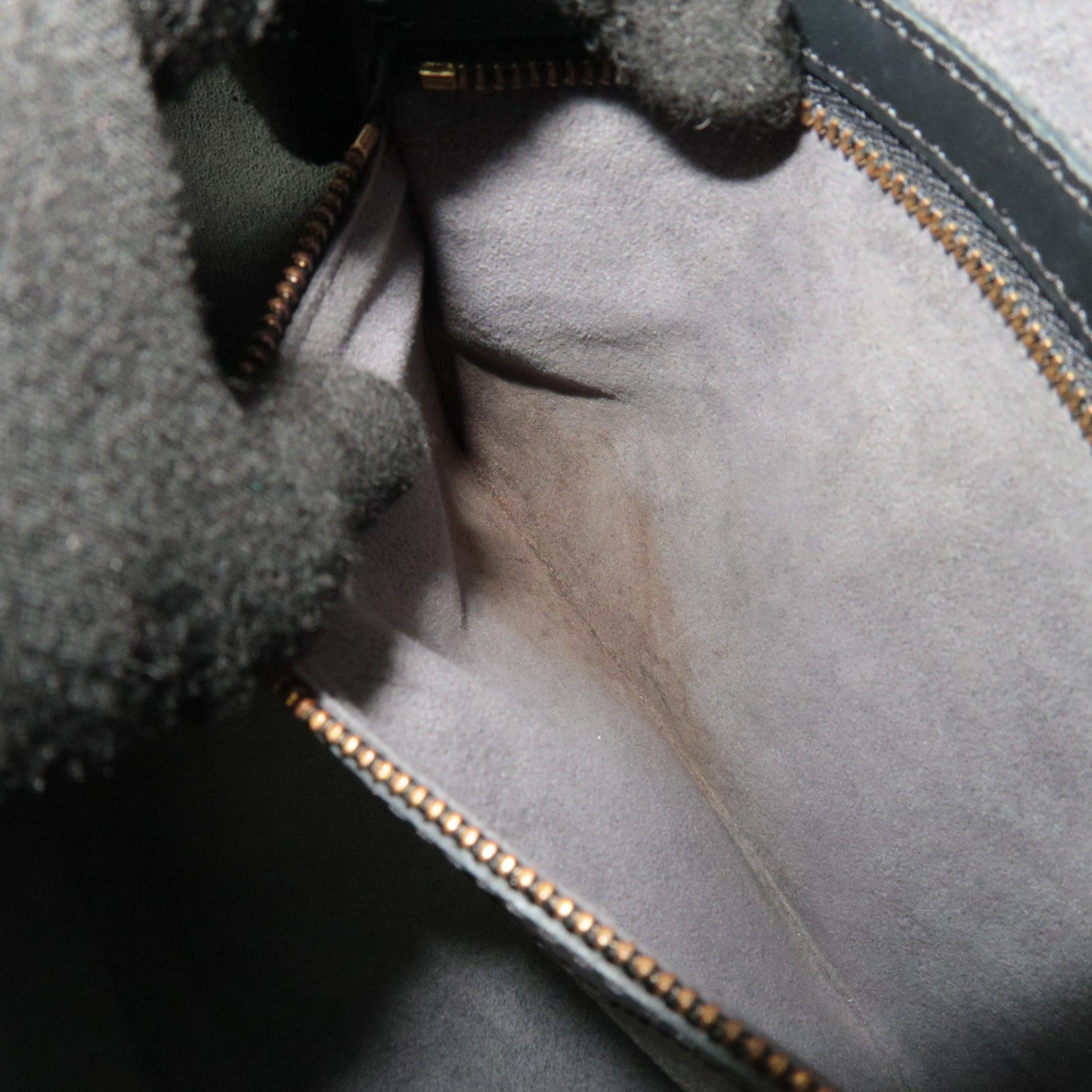 Louis Vuitton Epi Lussac Tote Bag Noir M52282