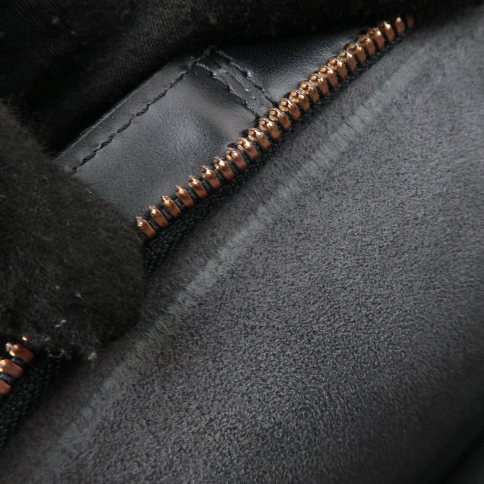 Louis Vuitton Epi Lussac Tote Bag Noir M52282