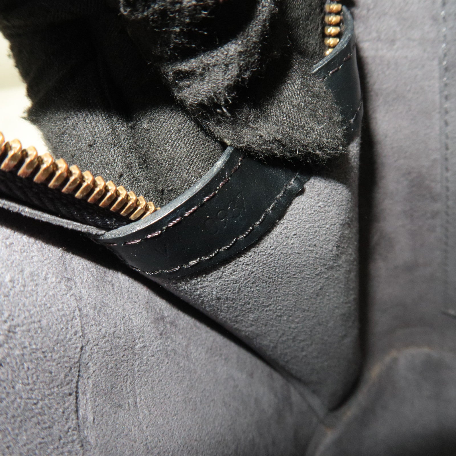 Louis Vuitton Epi Lussac Tote Bag Noir M52282