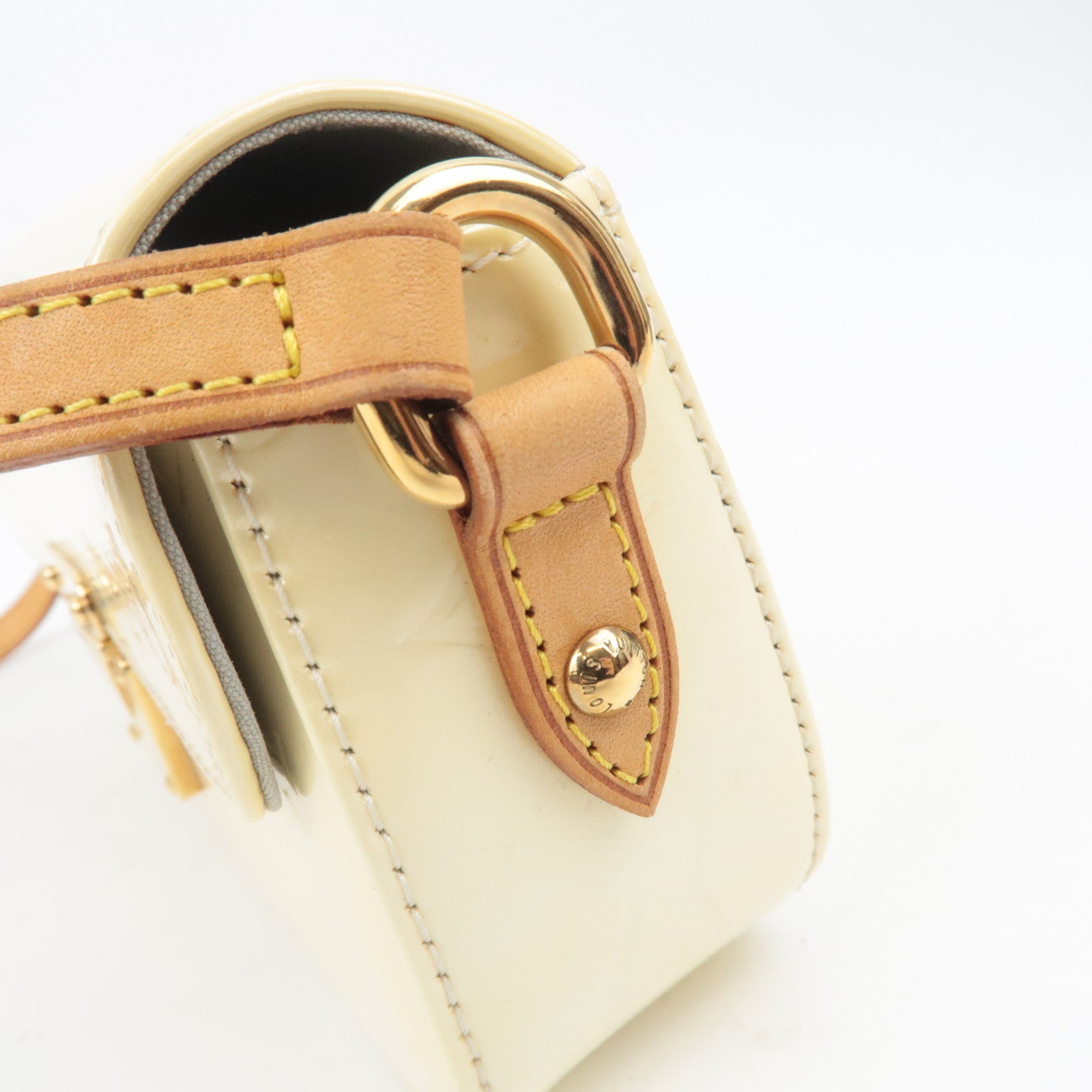 Louis Vuitton Monogram Vernis Malibu Street Shoulder Bag Perle M91507