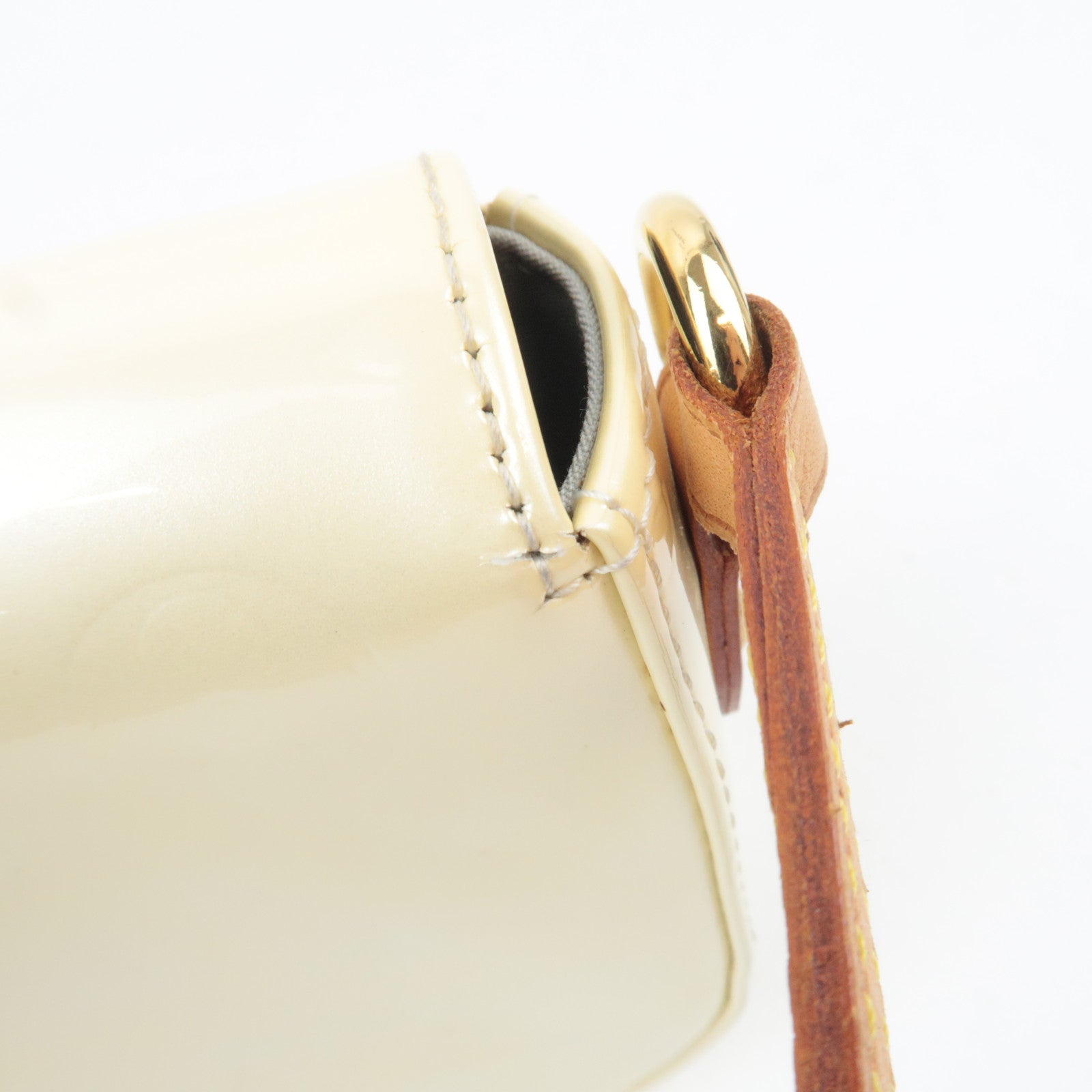 Louis Vuitton Monogram Vernis Malibu Street Shoulder Bag Perle M91507