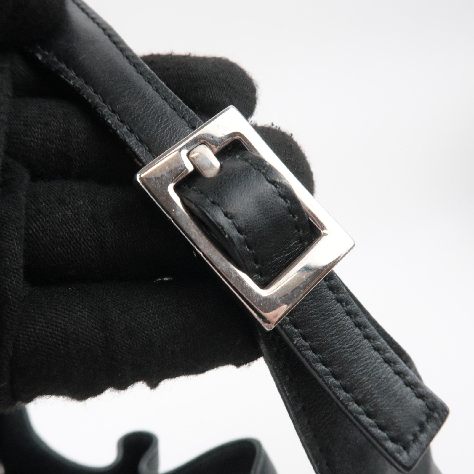 GUCCI Leather Shoulder Bag Black 001.4030